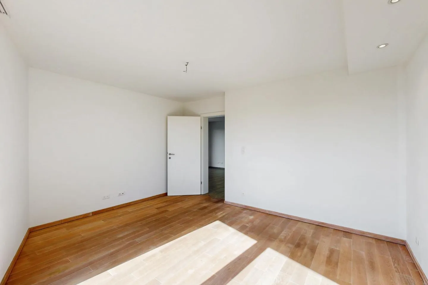 2.5 Room Apartment - Photo 5 of 9