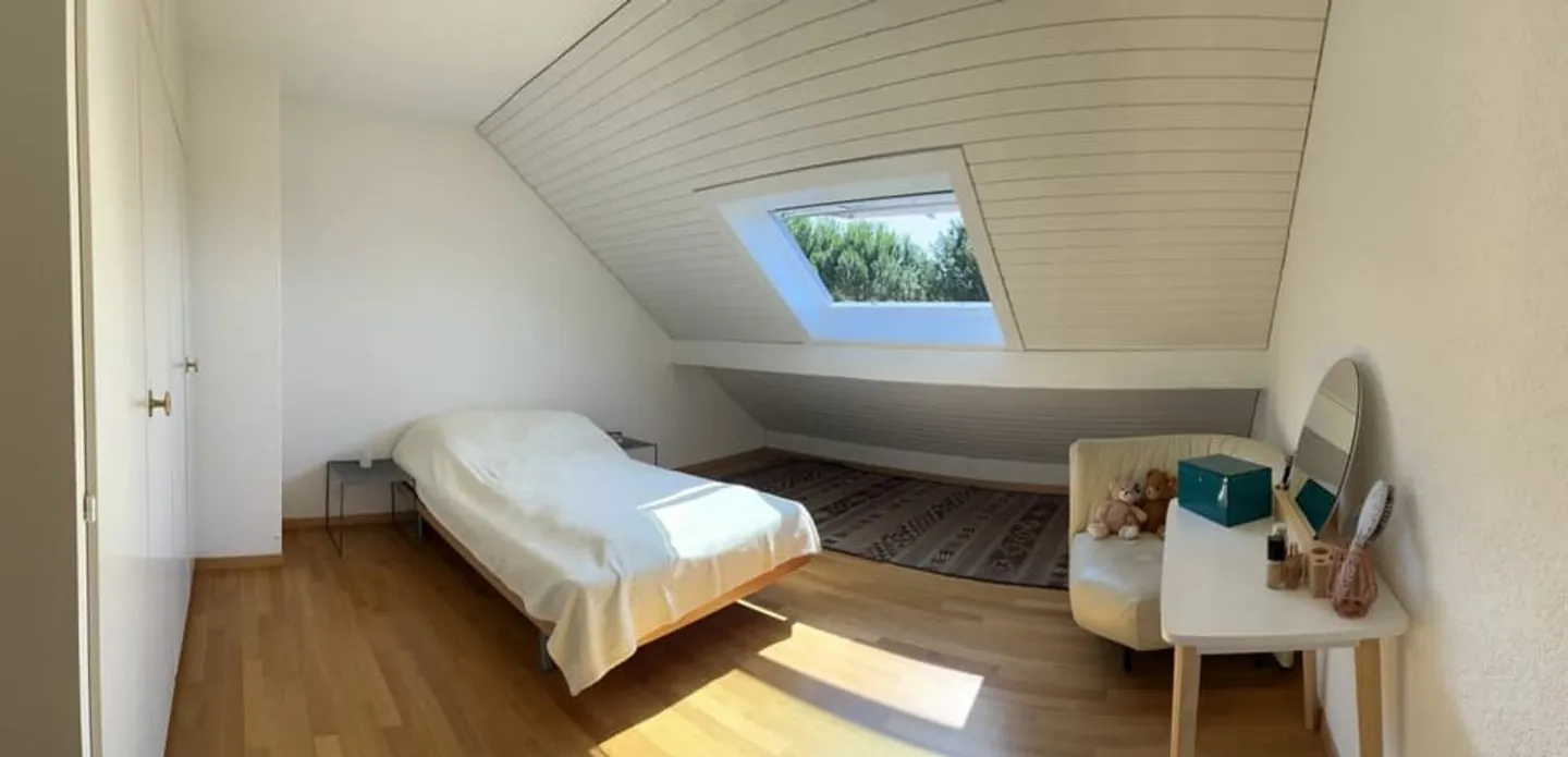 Superbo alloggio con carattere e vista libera - Foto 10 di 11