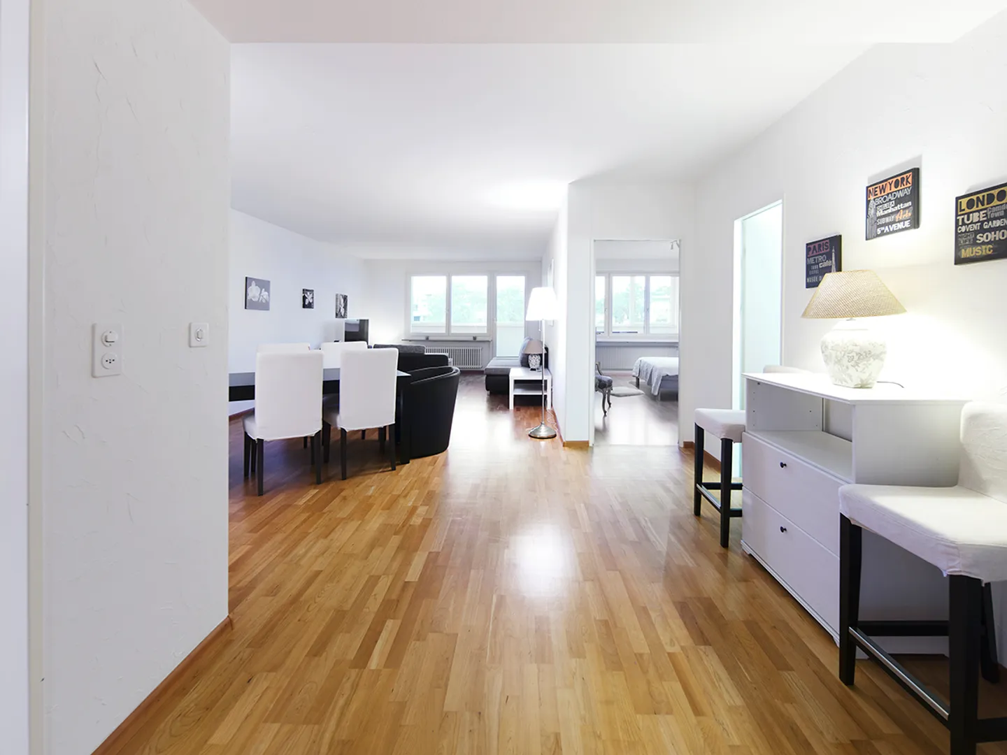 Apartment for rent - Photo 2 of 9