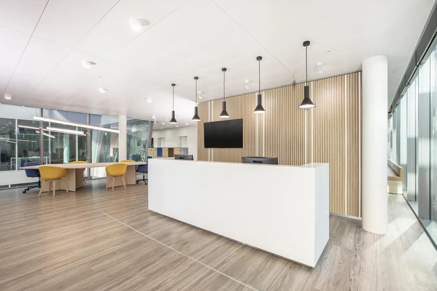 Accesso al coworking nel Regus Business Park - Foto 3 di 10