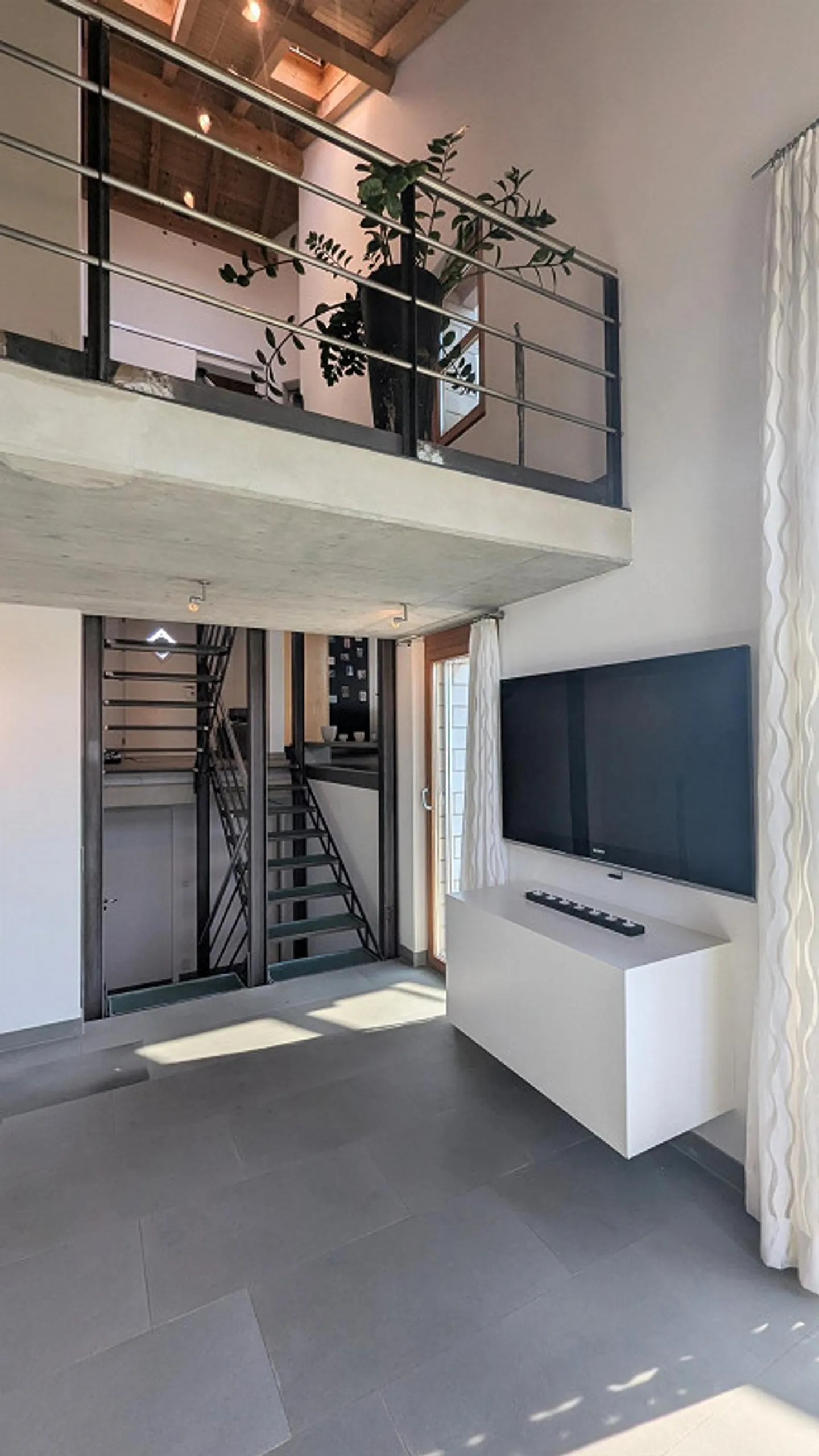 Subtle elegance on the outside – spectacular oasis on the inside - Photo 8 of 27