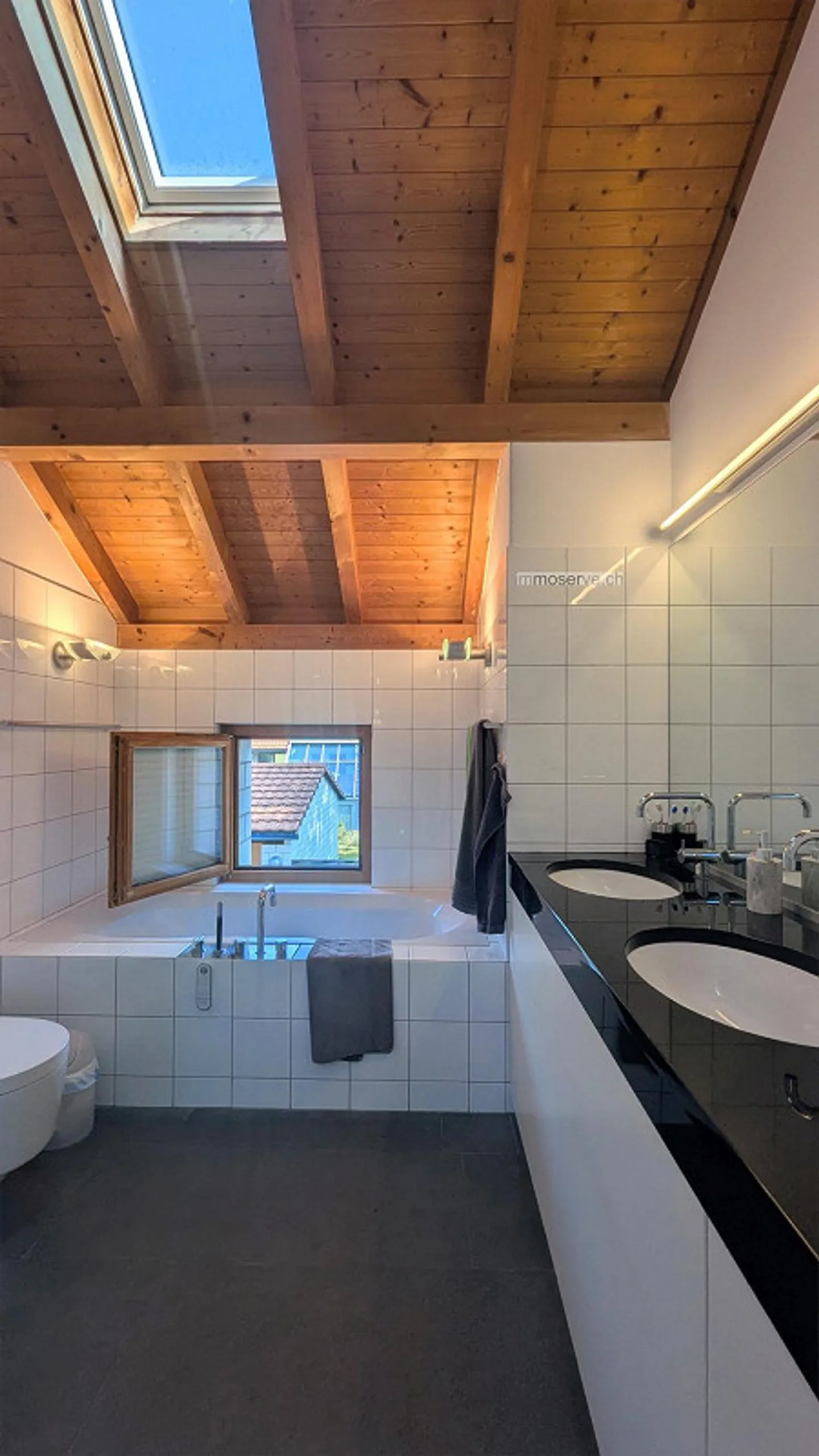 Subtle elegance on the outside – spectacular oasis on the inside - Photo 10 of 27
