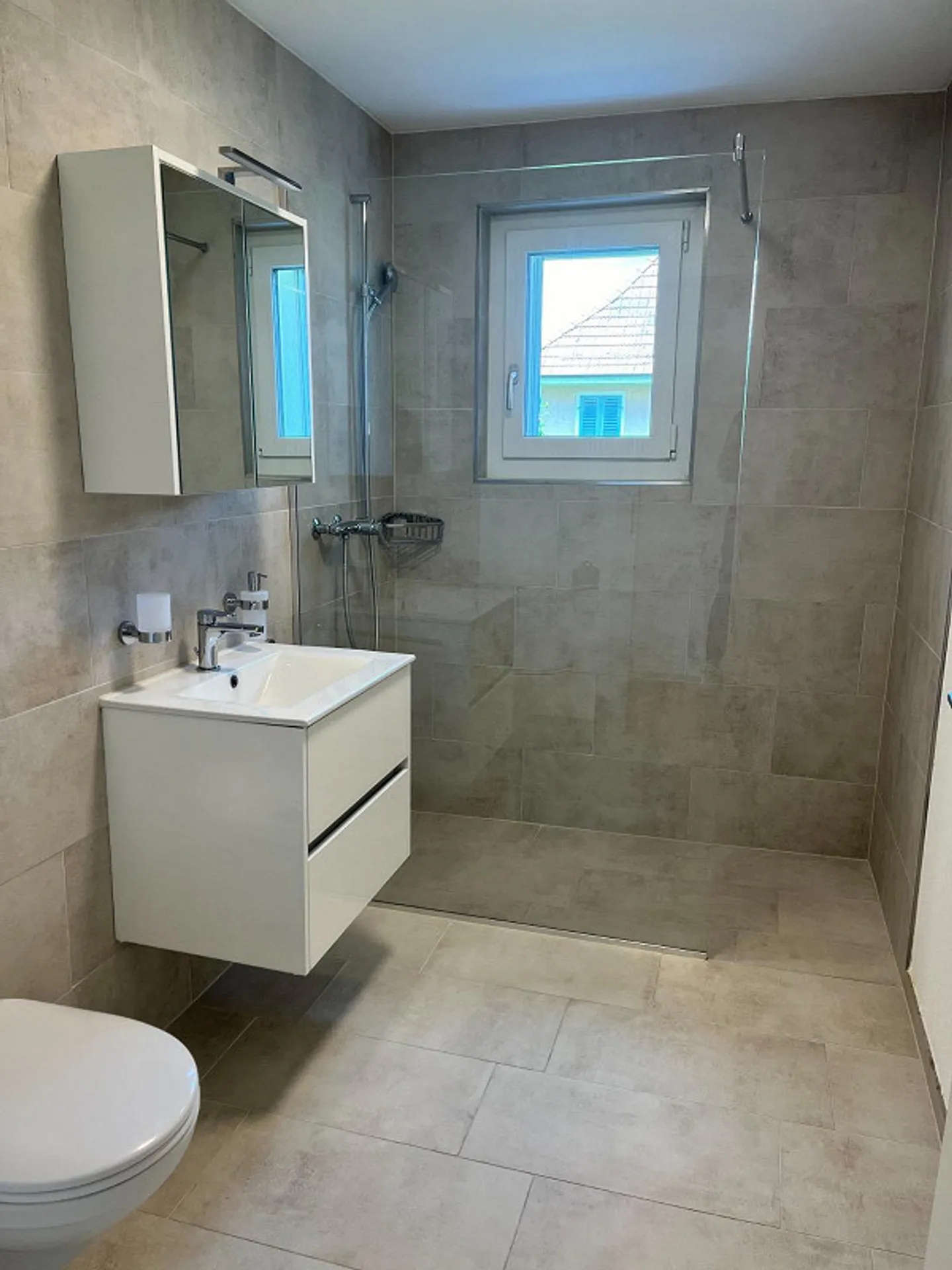 Bel et lumineux appartement de 2,5 pièces - Photo 2 sur 13