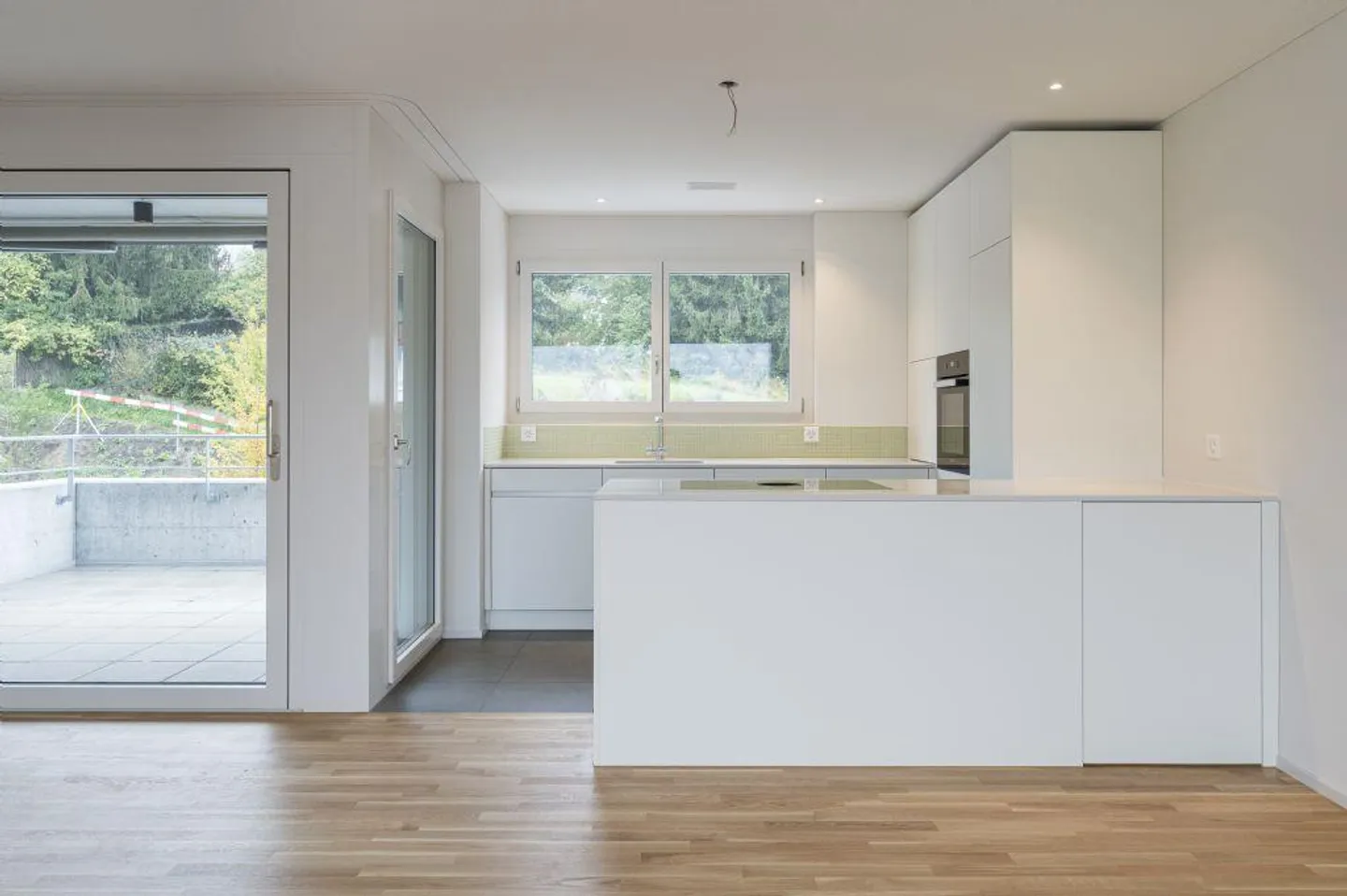 FIRST RENTAL | EXCLUSIVE PENTHOUSES | QUIET & CENTRAL - Photo 3 of 10
