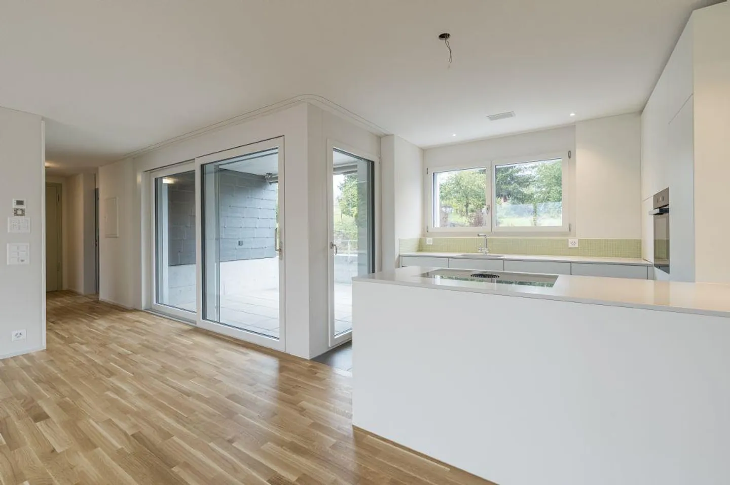 FIRST RENTAL | EXCLUSIVE PENTHOUSES | QUIET & CENTRAL - Photo 4 of 10