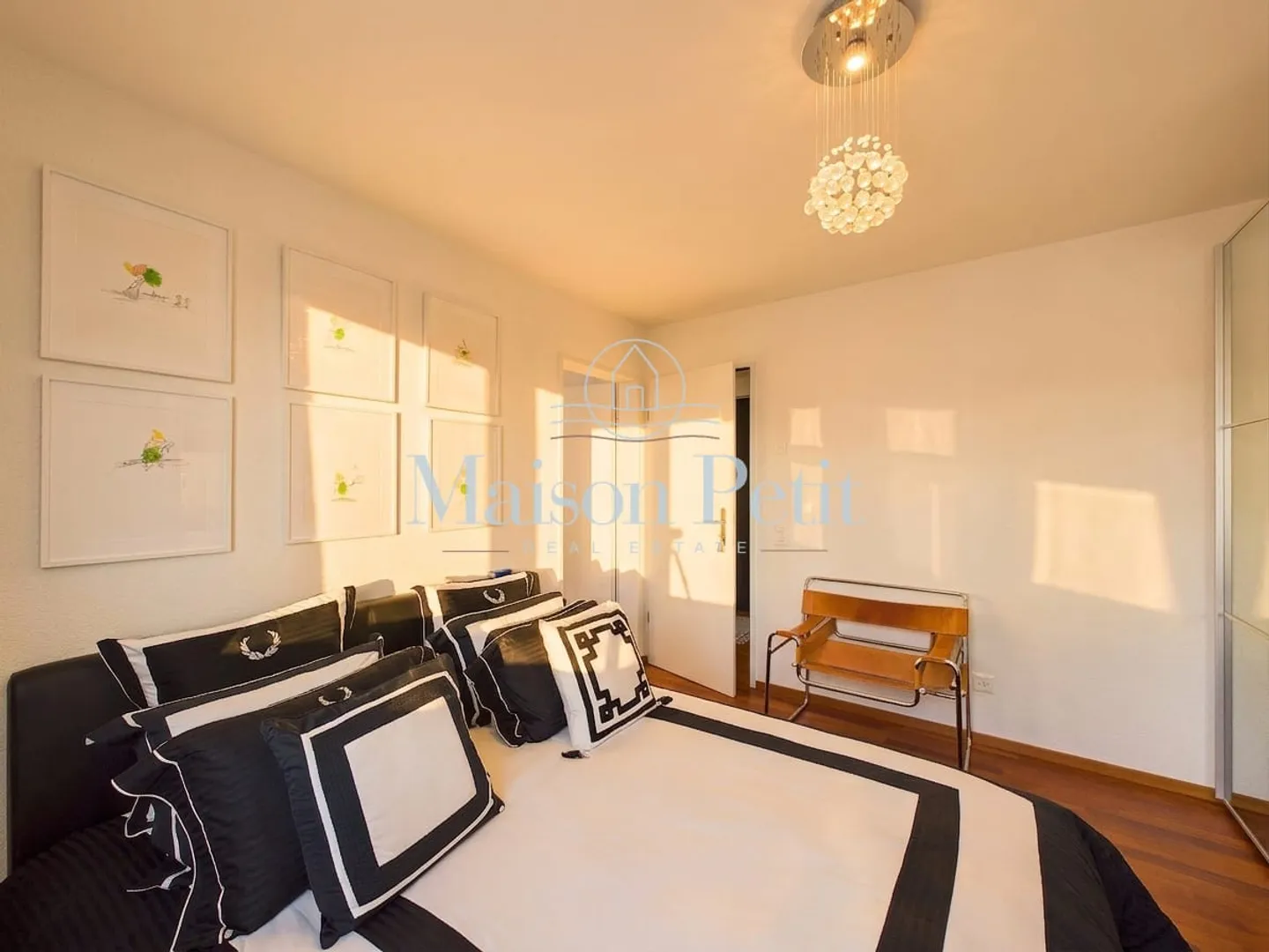 Stylish Attic Apartment in Zurich - Photo 7 of 10