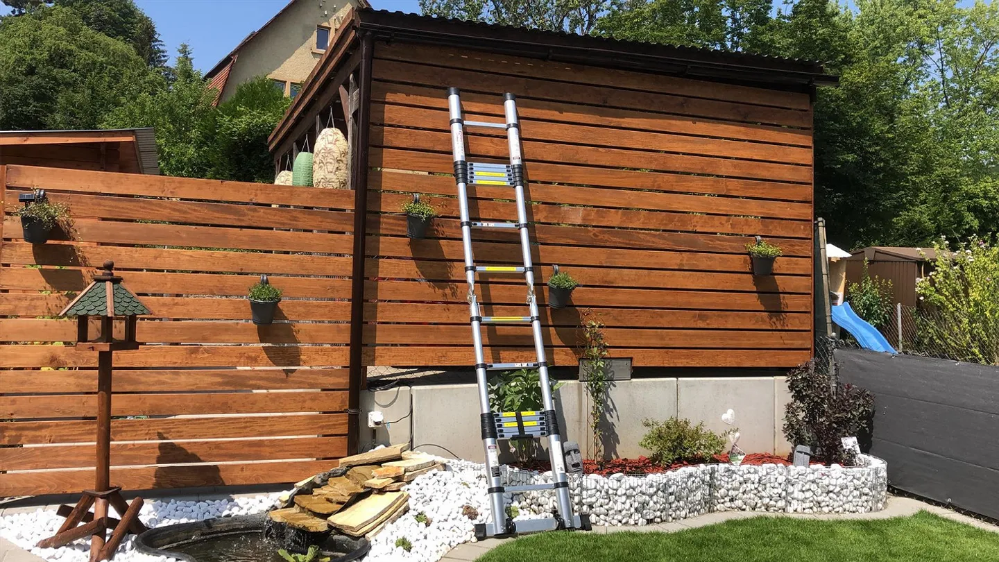 Affascinante casa a schiera di 5 stanze con giardino, carport e casetta da giardino - Foto 2 di 8