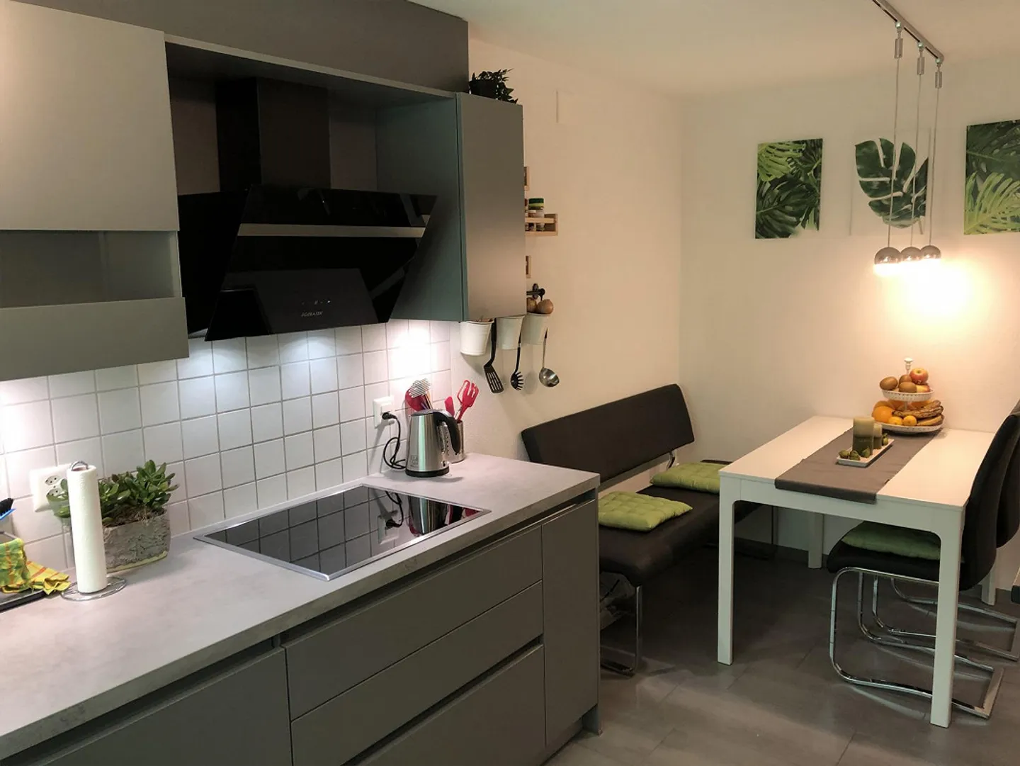 Affascinante casa a schiera di 5 stanze con giardino, carport e casetta da giardino - Foto 4 di 8