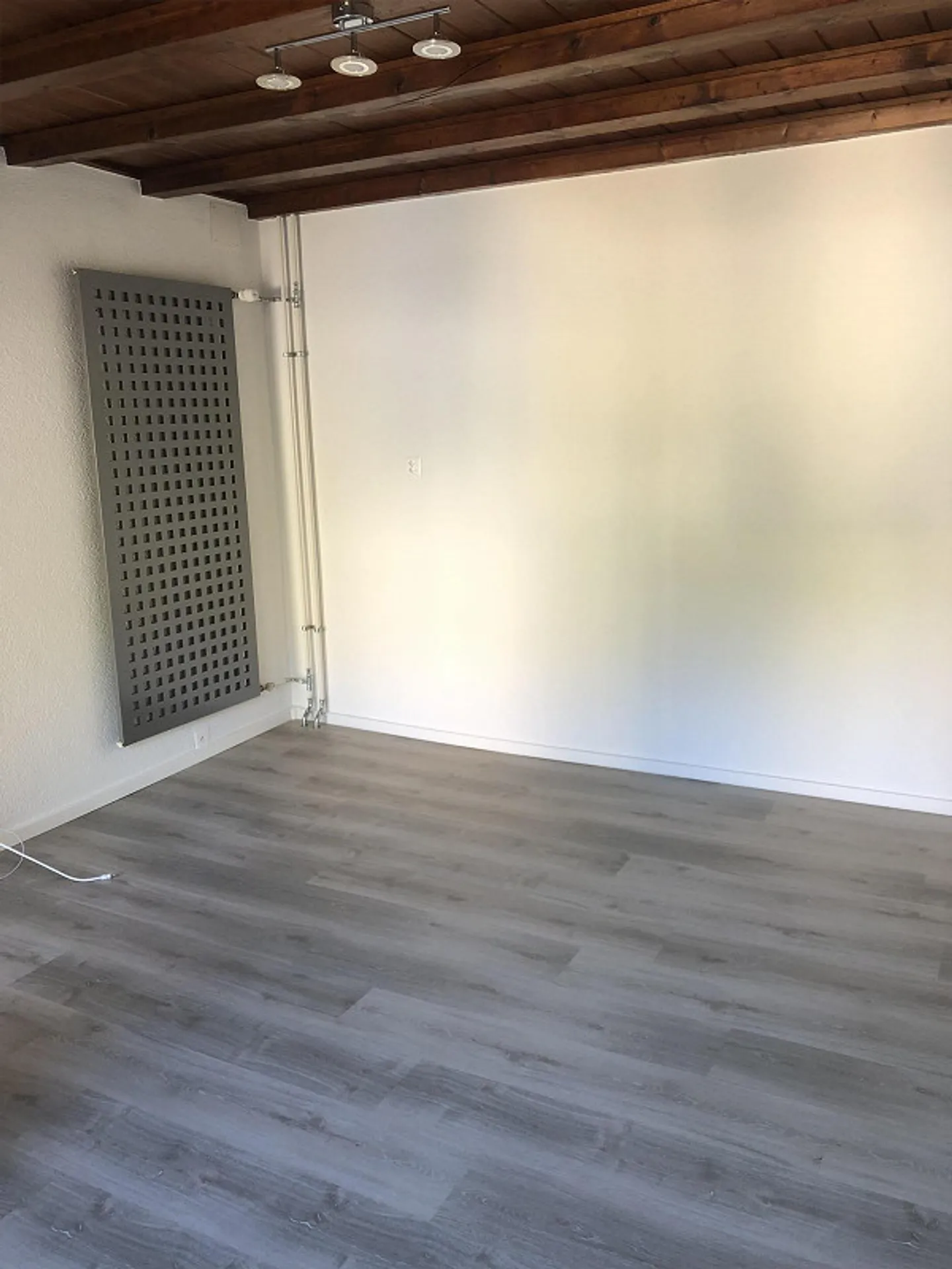 Affascinante casa a schiera di 5 stanze con giardino, carport e casetta da giardino - Foto 6 di 8