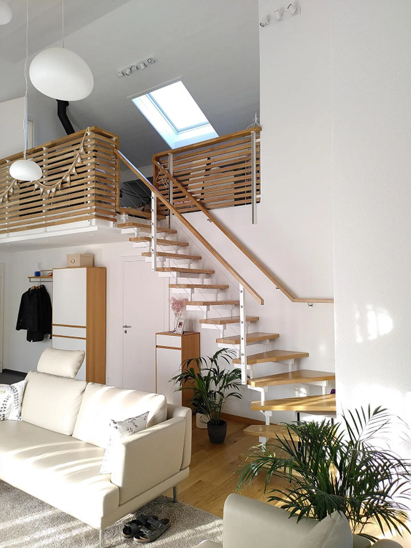 Charming 5.5-room maisonette apartment between Zug and Lucerne - Photo 2 of 6