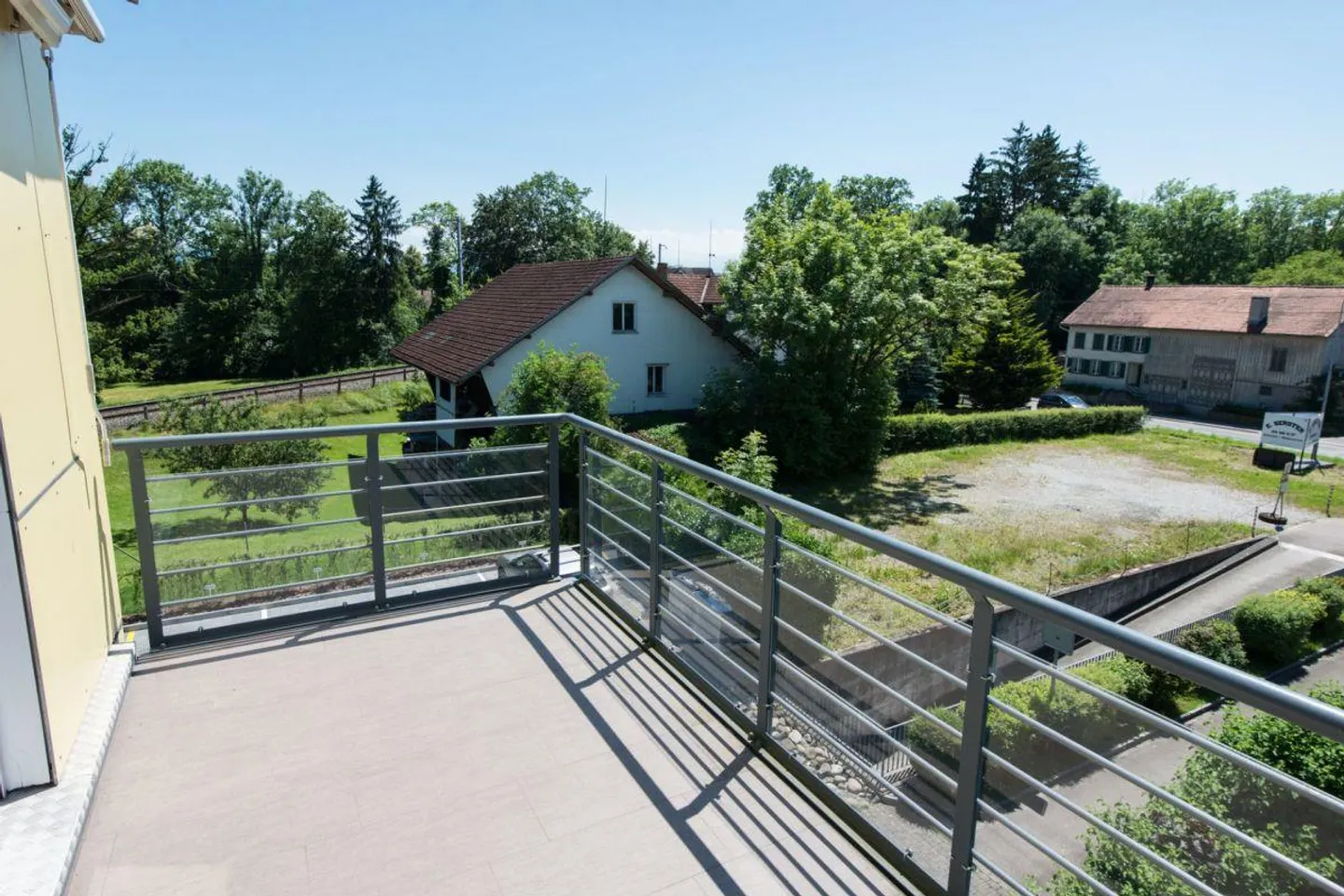 Schöne hochparterre Wohnung mit Gartenzugang - Foto 2 von 11