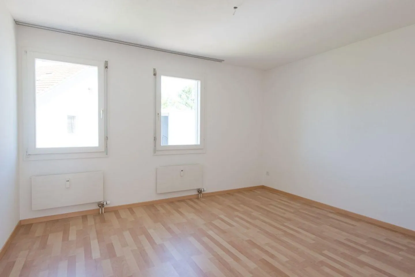 Schöne hochparterre Wohnung mit Gartenzugang - Foto 4 von 11