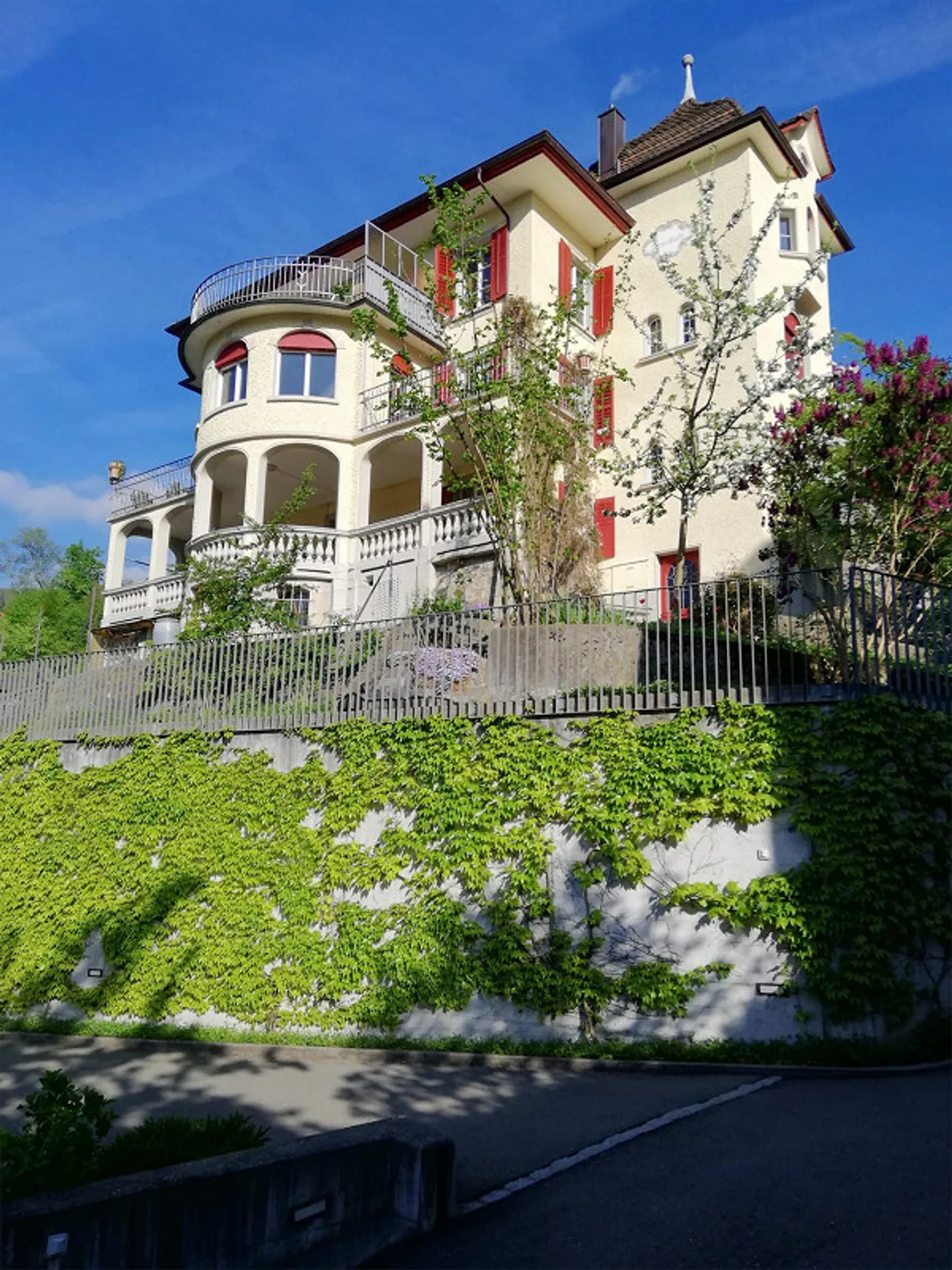 Charmante Villa mit Atemberaubendem Blick - Foto 1 von 23