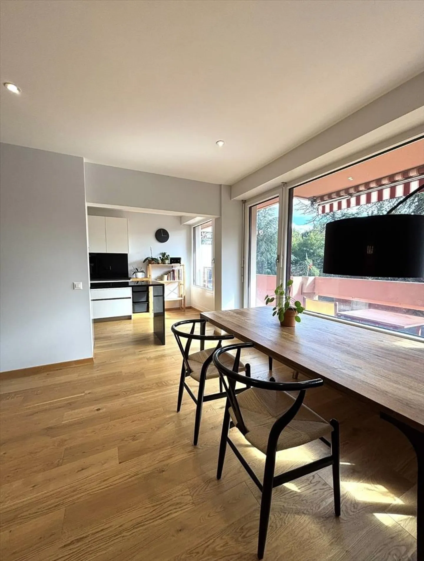 Magnificent 5-room apartment with balcony and master suite - Photo 3 of 9