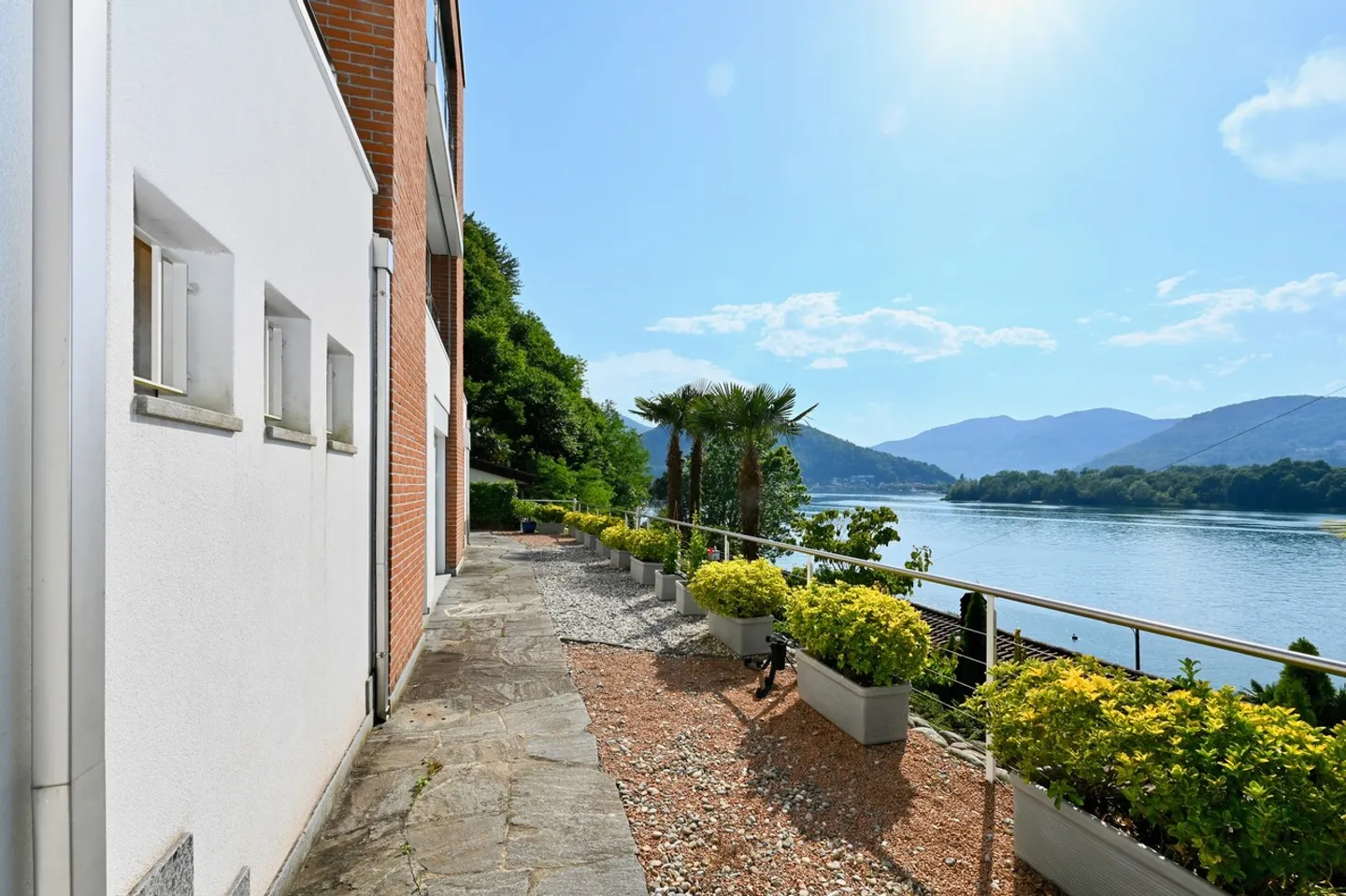 Helle Villa mit Garten, Pool und Blick auf den Luganersee - Foto 7 von 24