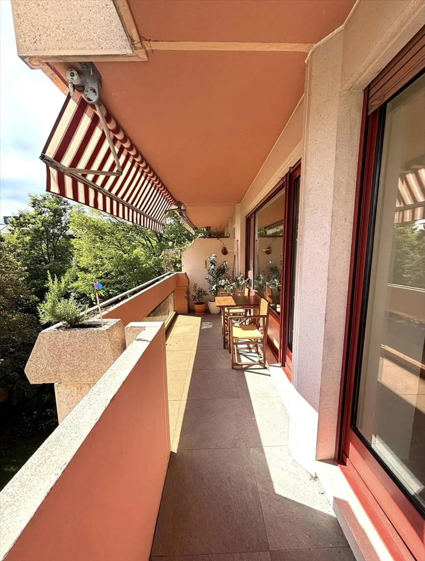 Magnificent 5-room apartment with balcony and master suite - Photo 4 of 9