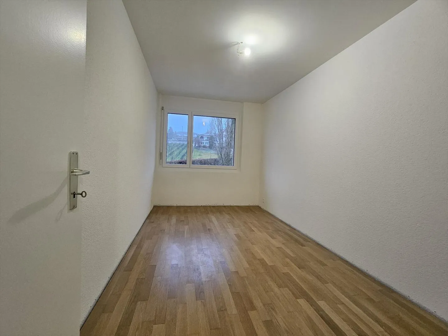 Renovated! 5-room apartment on the 2nd floor - Photo 3 of 11