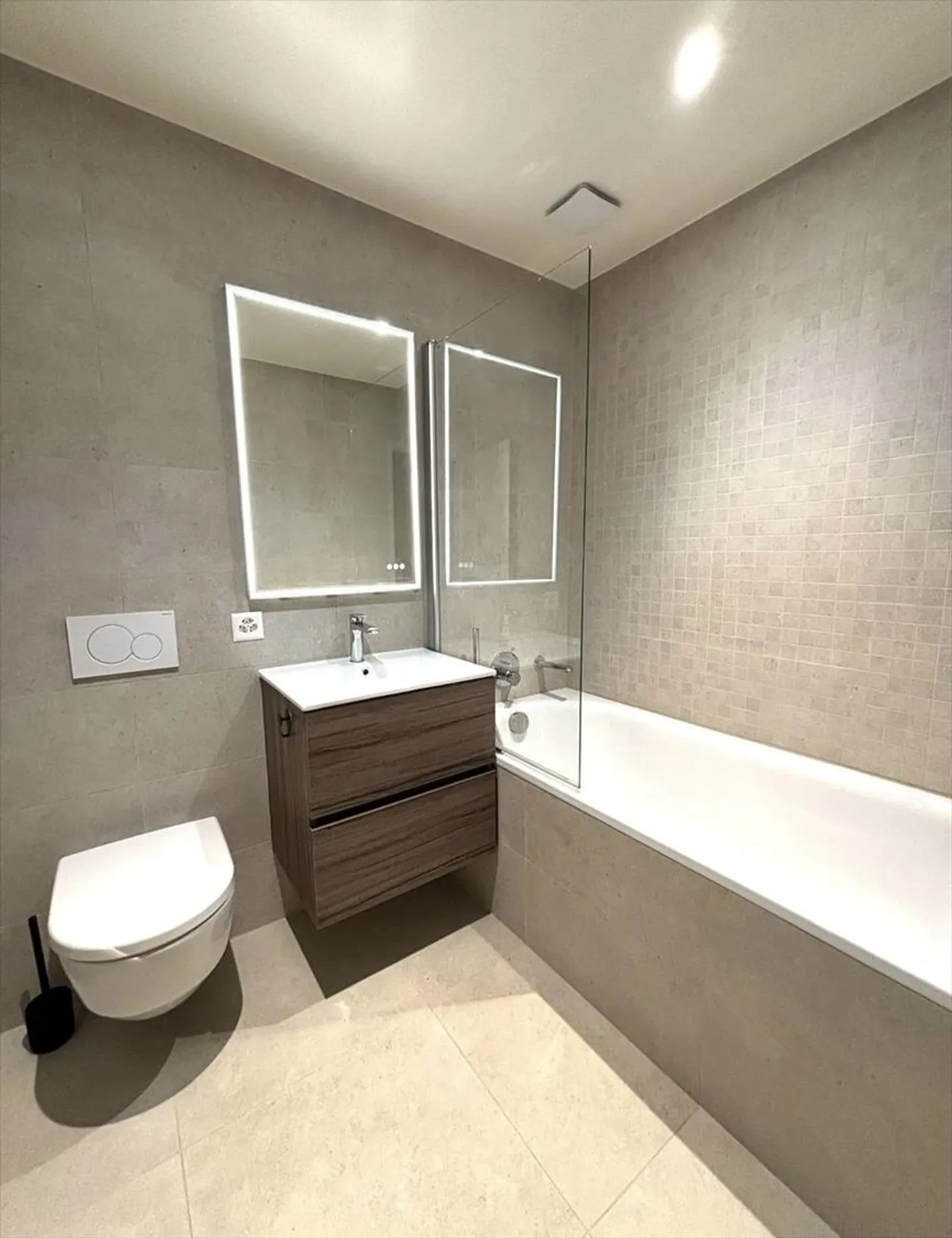 Magnificent 5-room apartment with balcony and master suite - Photo 8 of 9