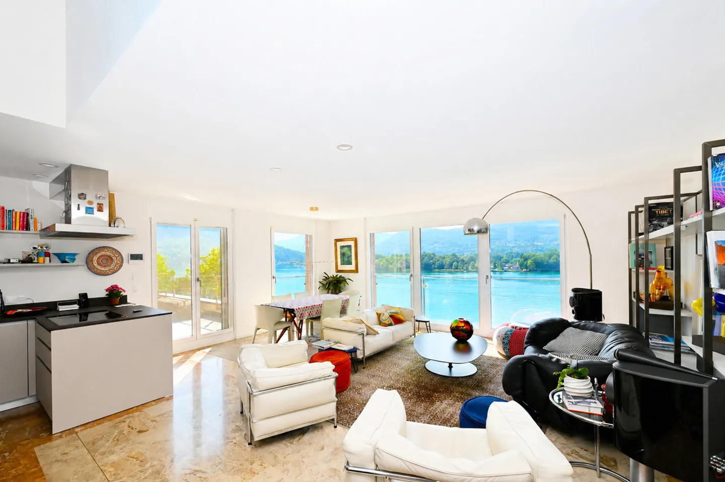 Helle Villa mit Garten, Pool und Blick auf den Luganersee - Foto 10 von 24