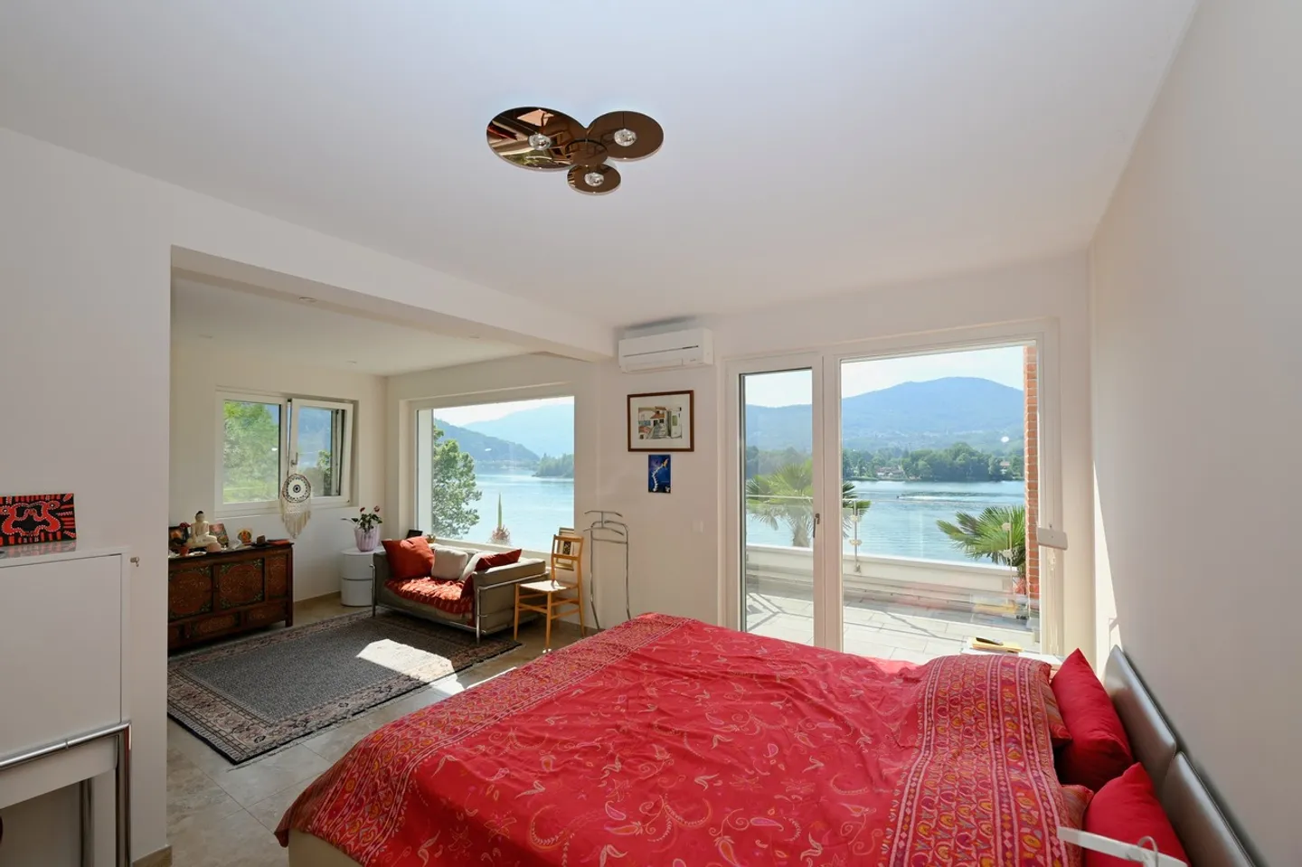 Helle Villa mit Garten, Pool und Blick auf den Luganersee - Foto 16 von 24