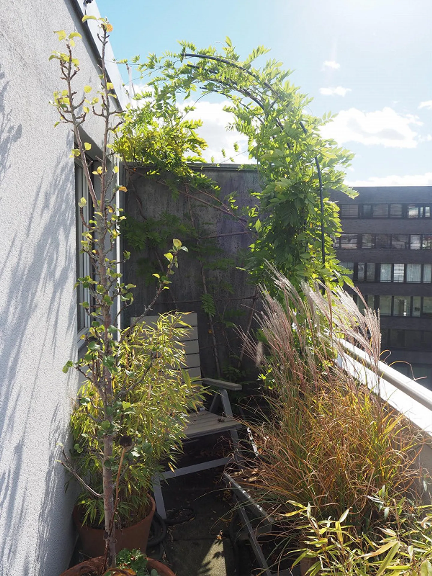 Furnished attic apartment for subletting for 1.5 years - Photo 3 of 8