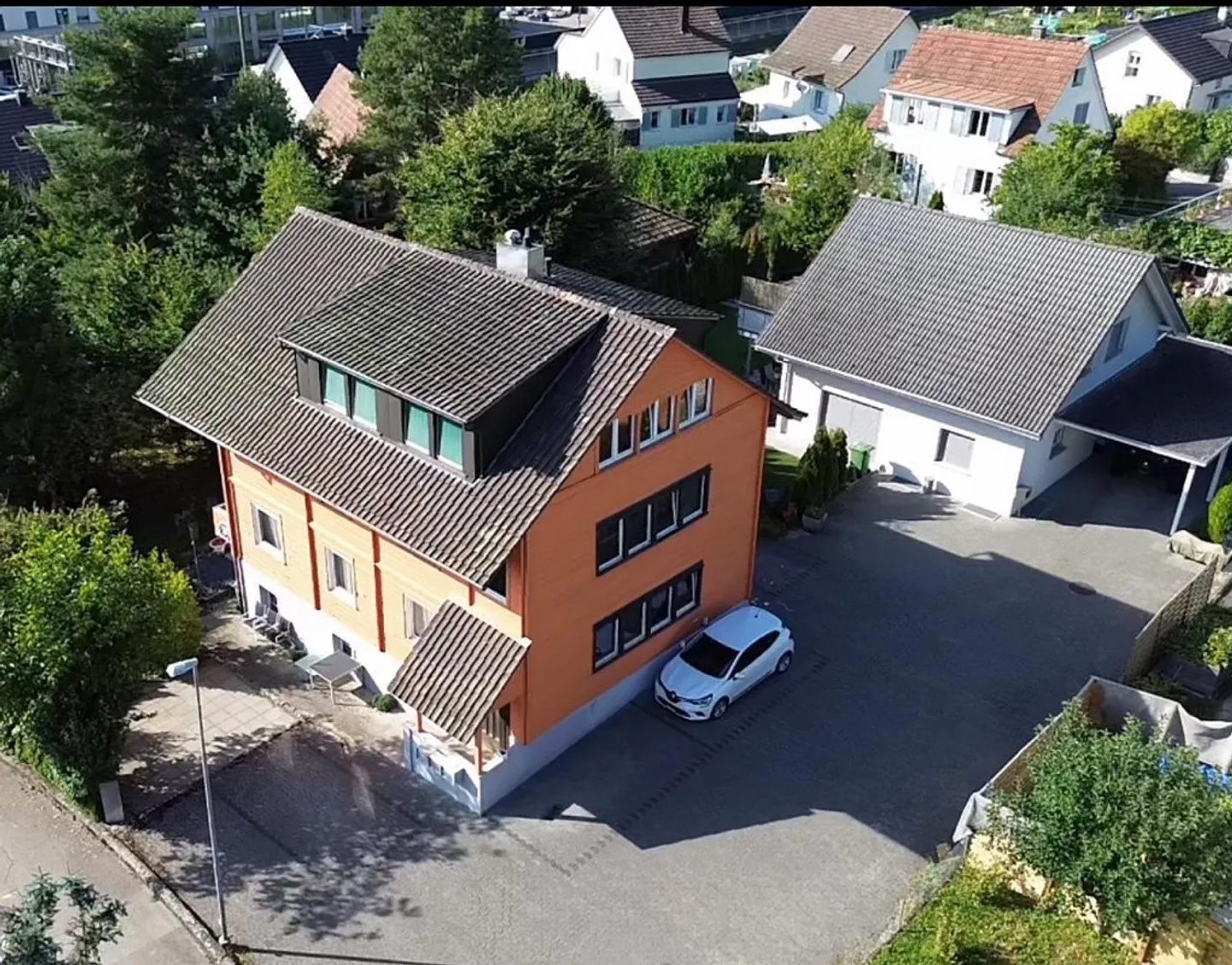 Casa trifamiliare in una posizione naturale - Foto 9 di 10