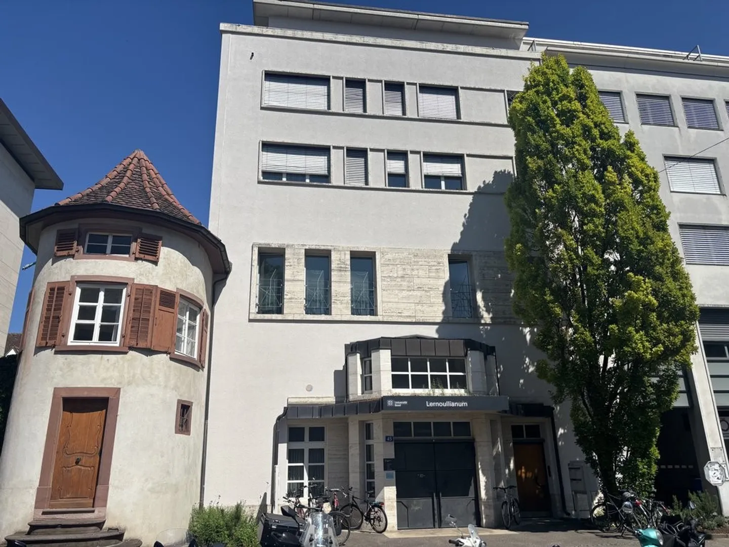 Appartamento mansardato luminoso con vista su Basilea - Foto 1 di 6