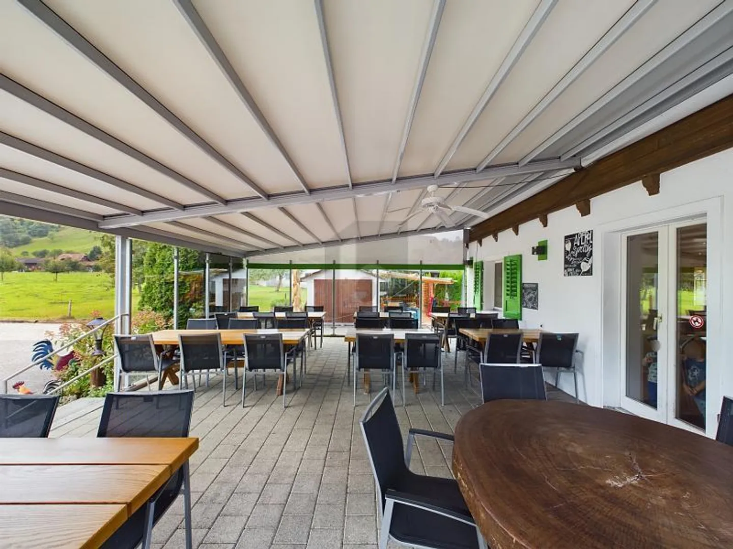 RESTAURANT TRADITIONNEL RÉNOVÉ AVEC 25 PLACES DE PARKING - Photo 2 sur 6