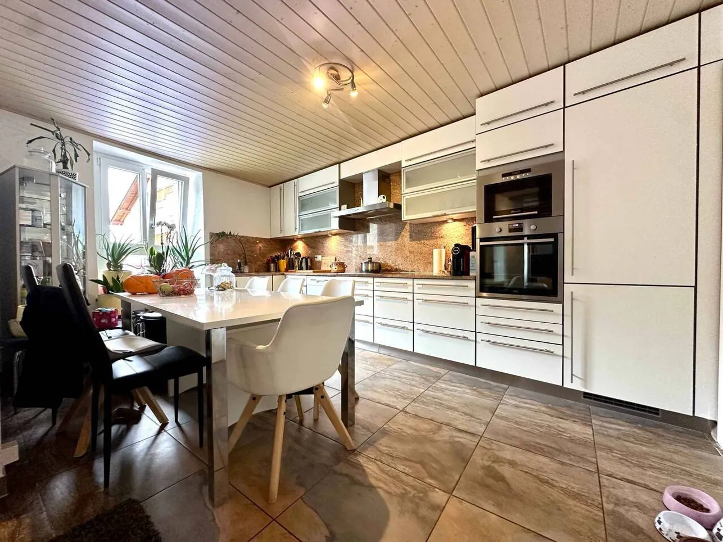Casa familiare con 5,5 stanze, terrazza e giardino! - Foto 2 di 13