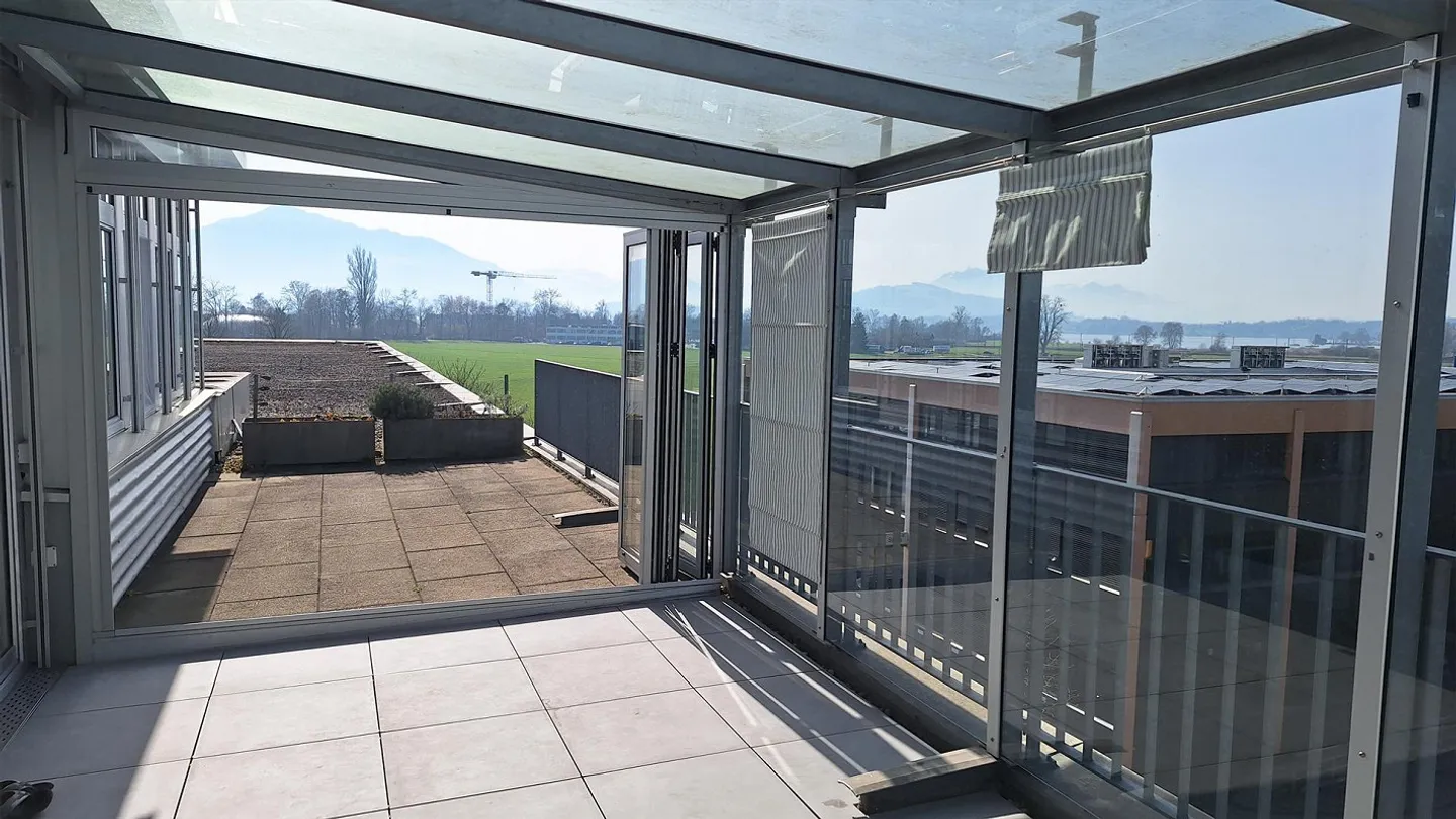 Heller Penthouse mit Panoramablick - Foto 9 von 12