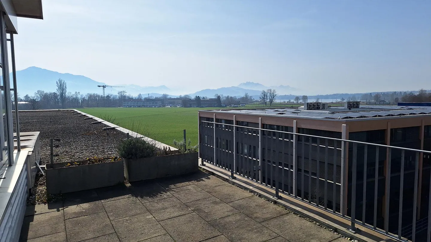 Heller Penthouse mit Panoramablick - Foto 11 von 12