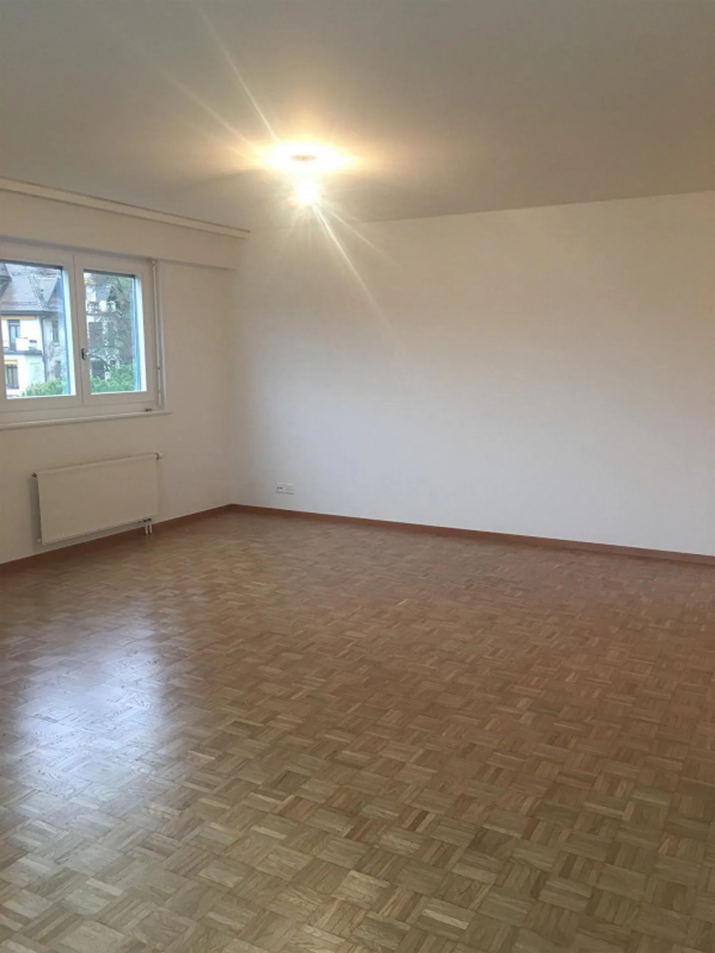 A stone's throw from the lake - Photo 4 of 9