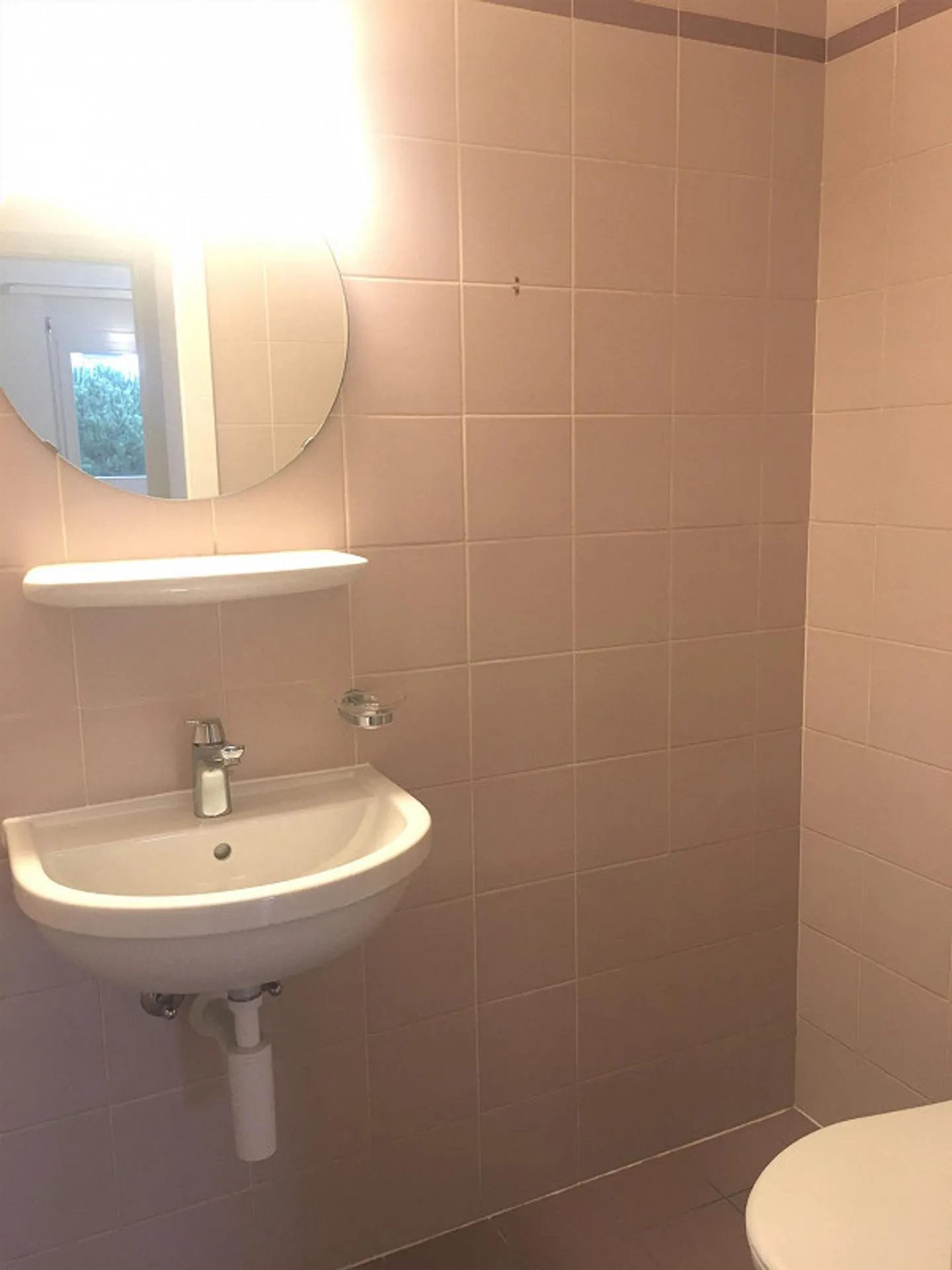 A stone's throw from the lake - Photo 9 of 9