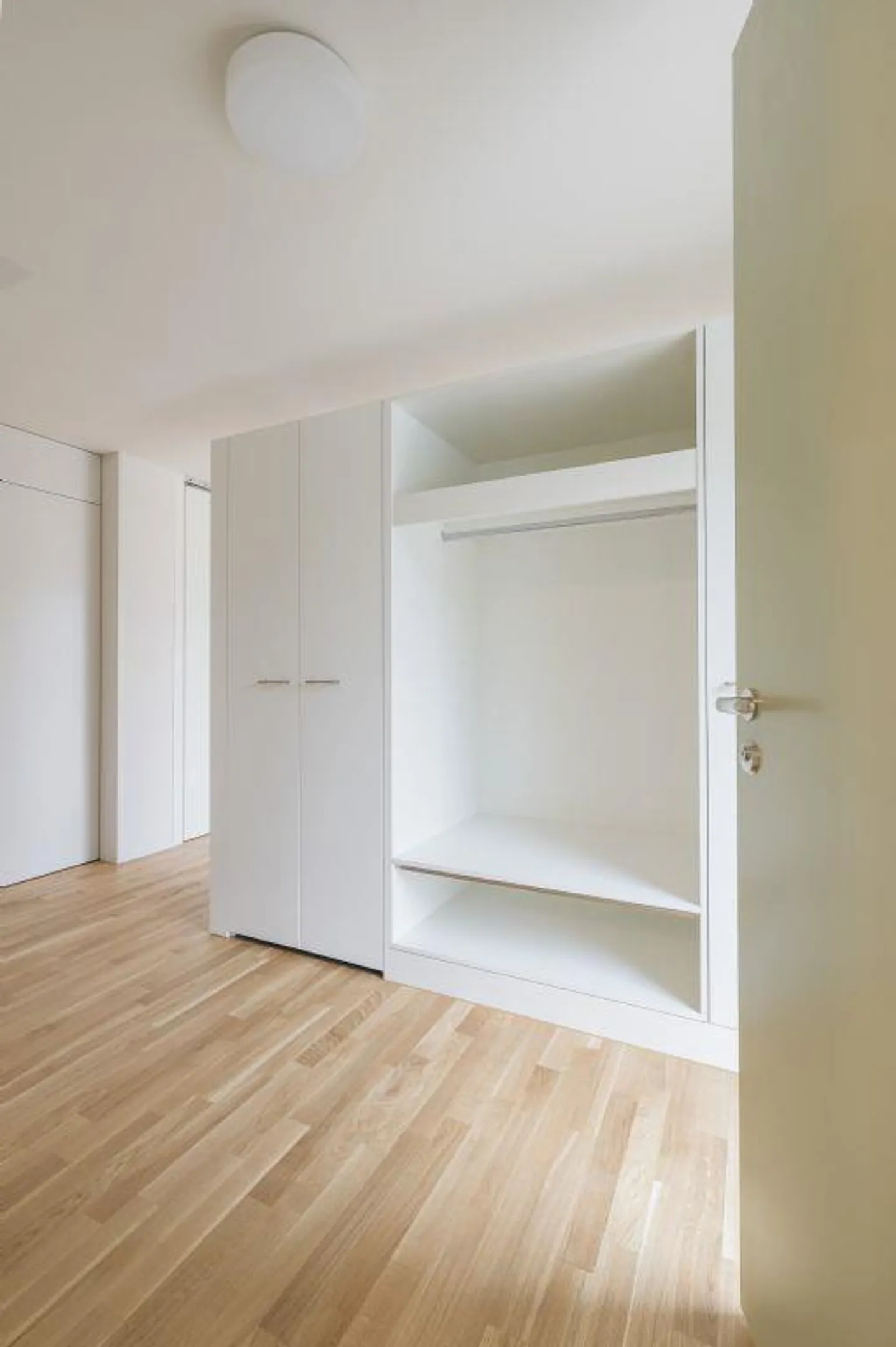 FIRST RENTAL | EXCLUSIVE PENTHOUSE APARTMENTS | QUIET & CENTRAL - Photo 3 of 11