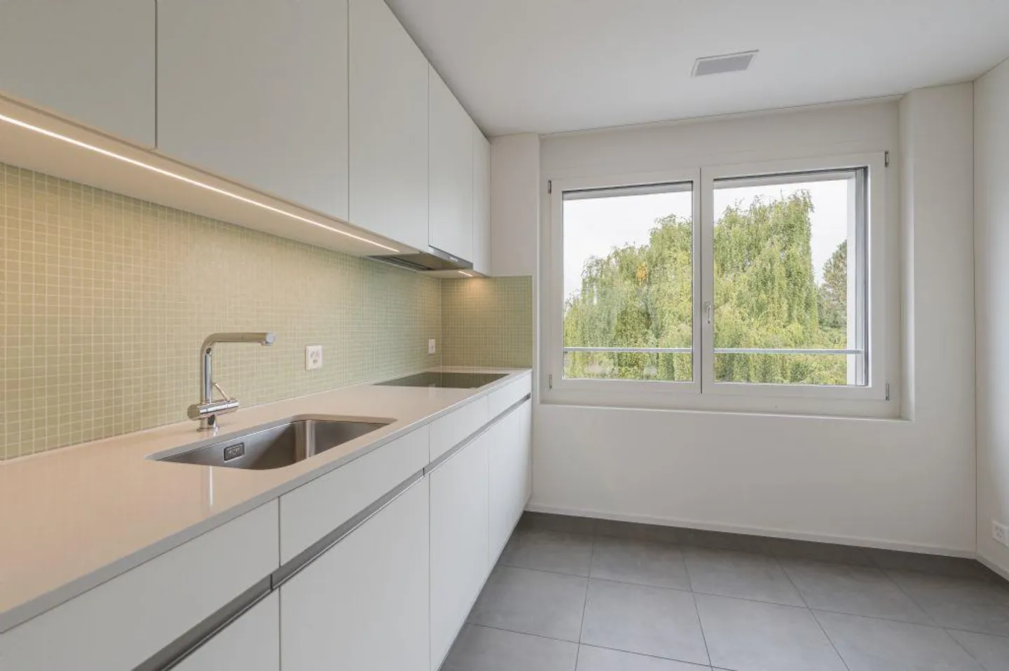 FIRST RENTAL | EXCLUSIVE PENTHOUSE APARTMENTS | QUIET & CENTRAL - Photo 4 of 11