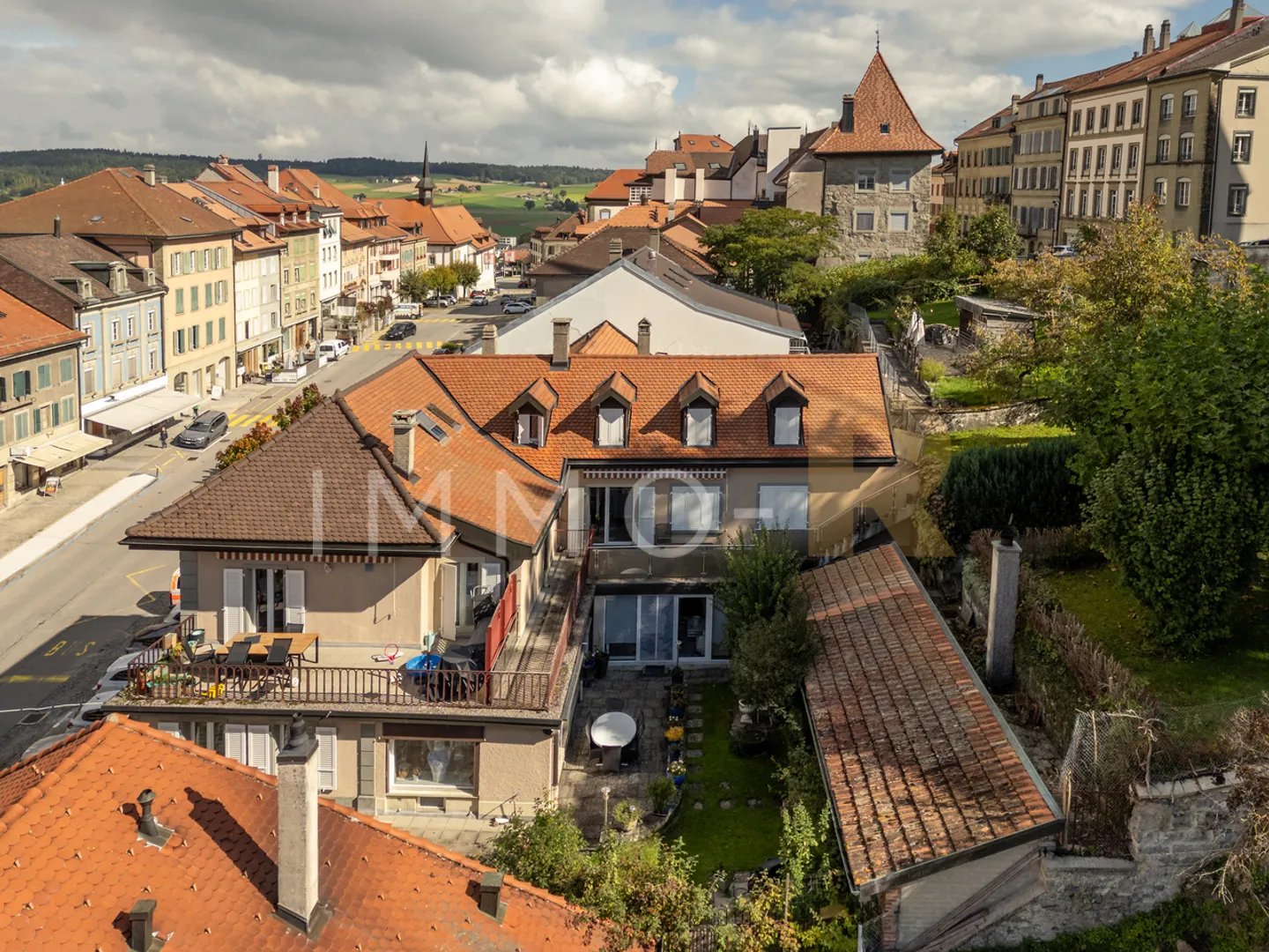 Opportunità unica nel cuore di Romont, edificio misto in vendita - Foto 2 di 12