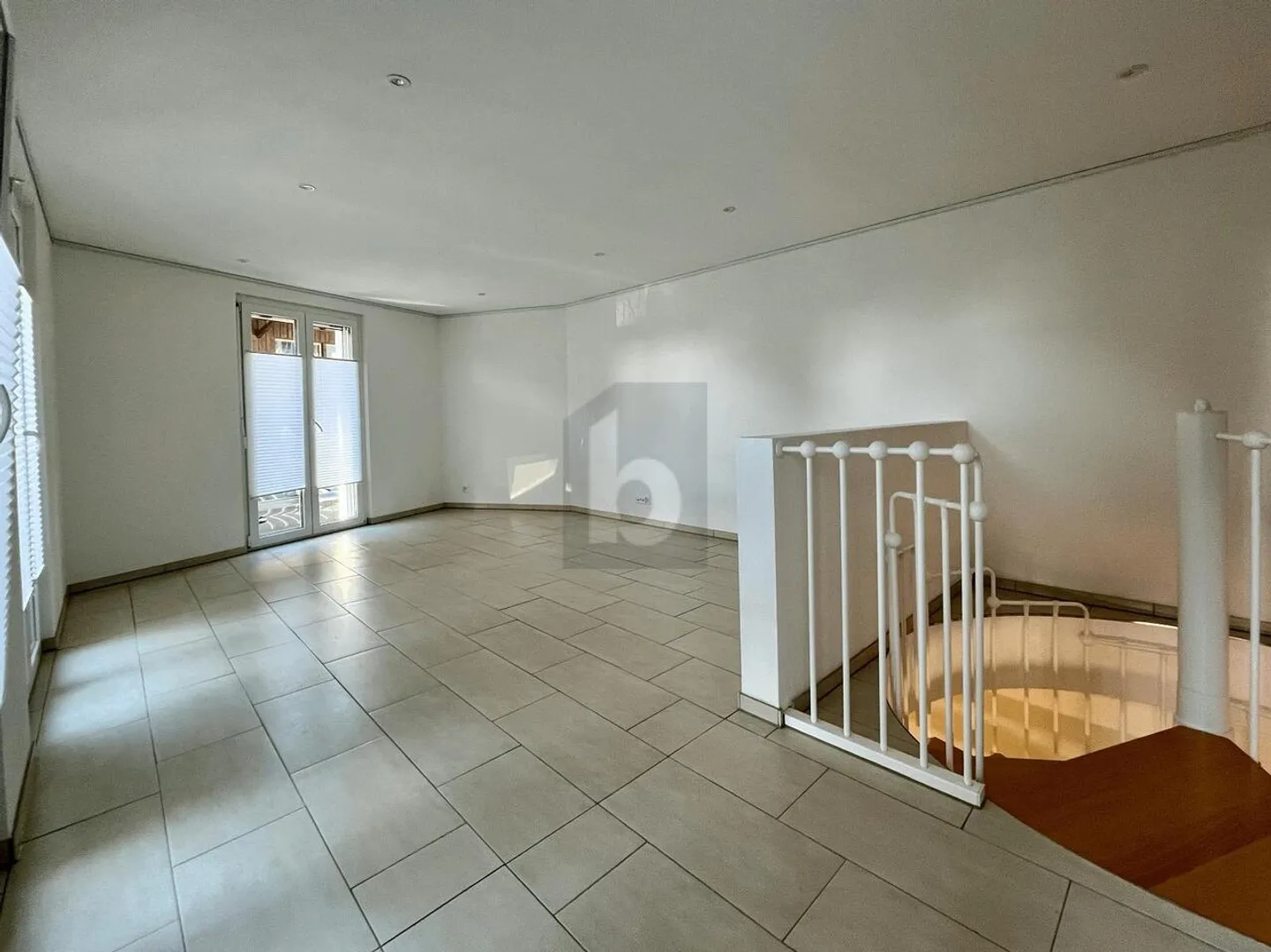 IDÉAL POUR ATELIER, BOUTIQUE ETC. INCL. PARKING - Photo 2 sur 6