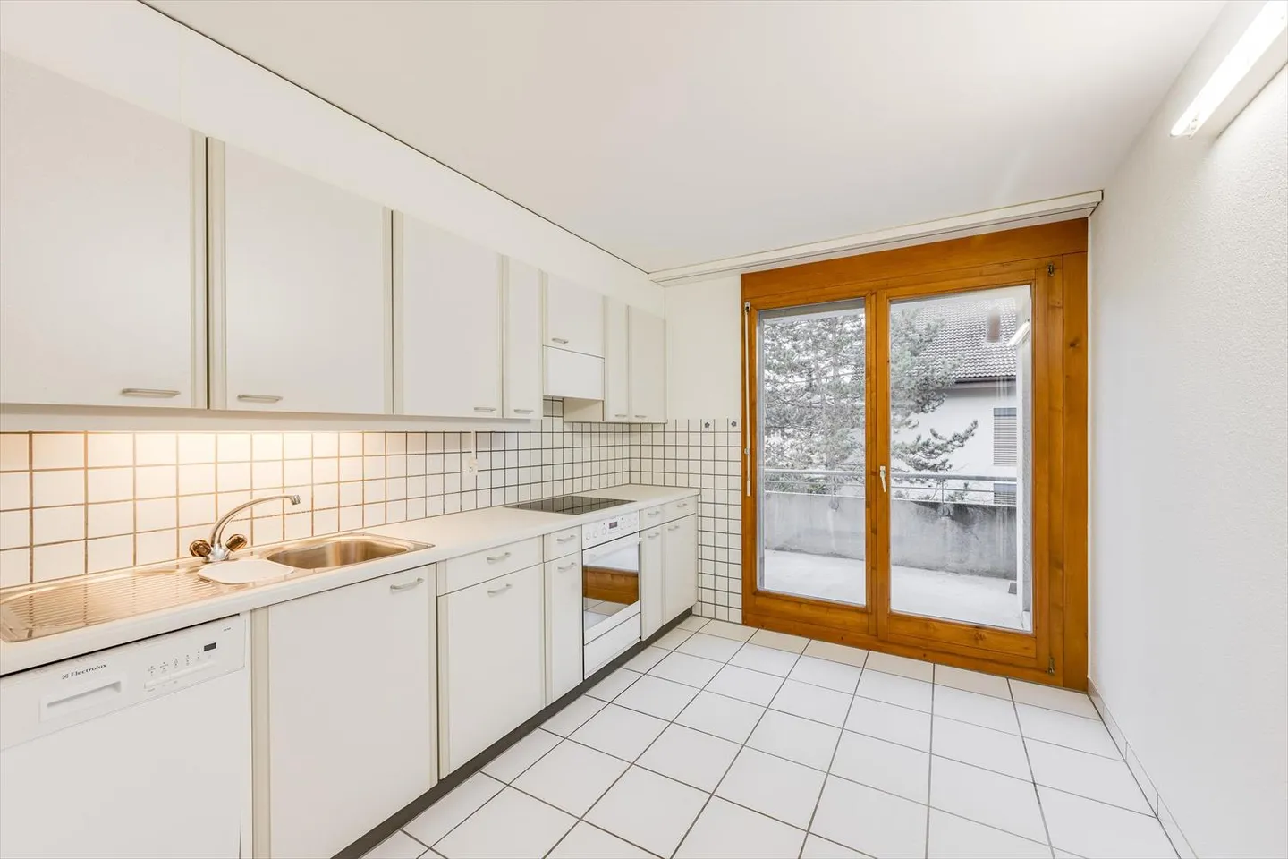 Spacious 2.5-room apartment - Photo 2 of 6