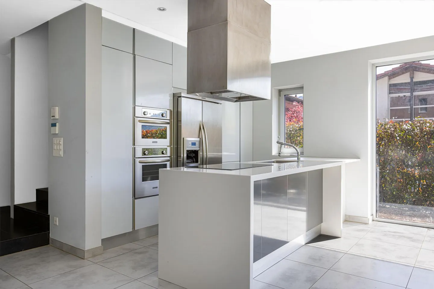 Maison exclusive et spacieuse de 4,5 pièces avec jardin privé à Carona - Photo 3 sur 11