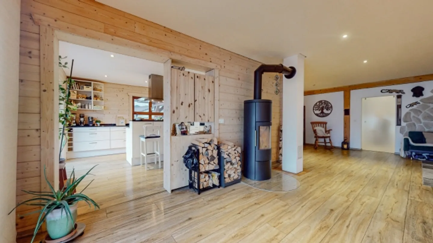 SENSATION DE CHALET MODERNE AU COEUR DE STÜSSLINGEN - Photo 5 sur 8