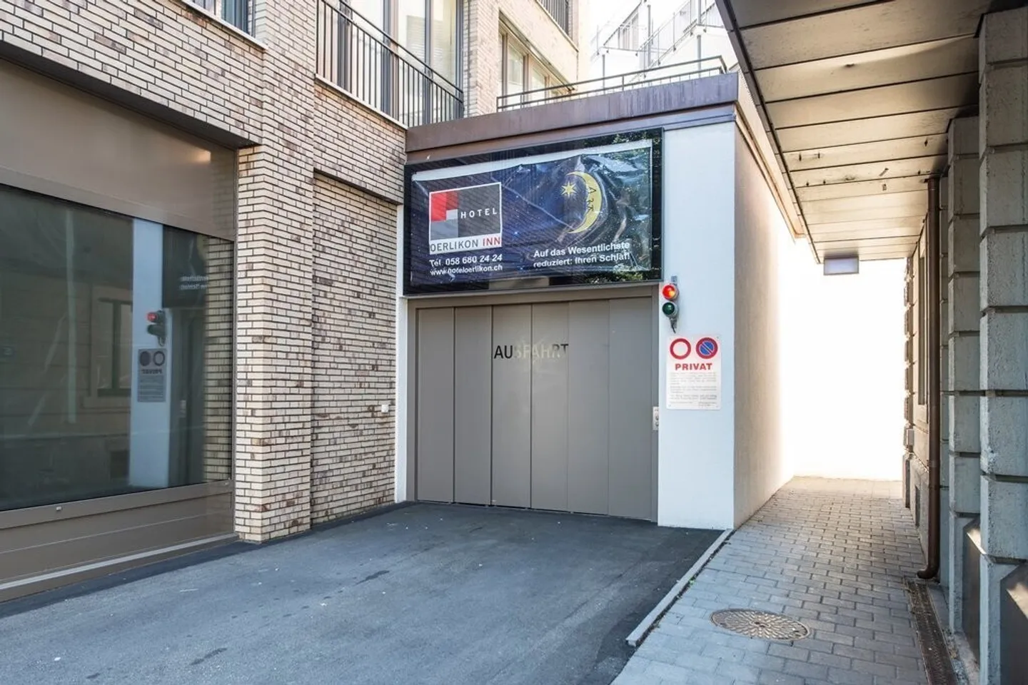 Single parking spaces for rent in the center of Oerlikon! - Photo 4 of 4