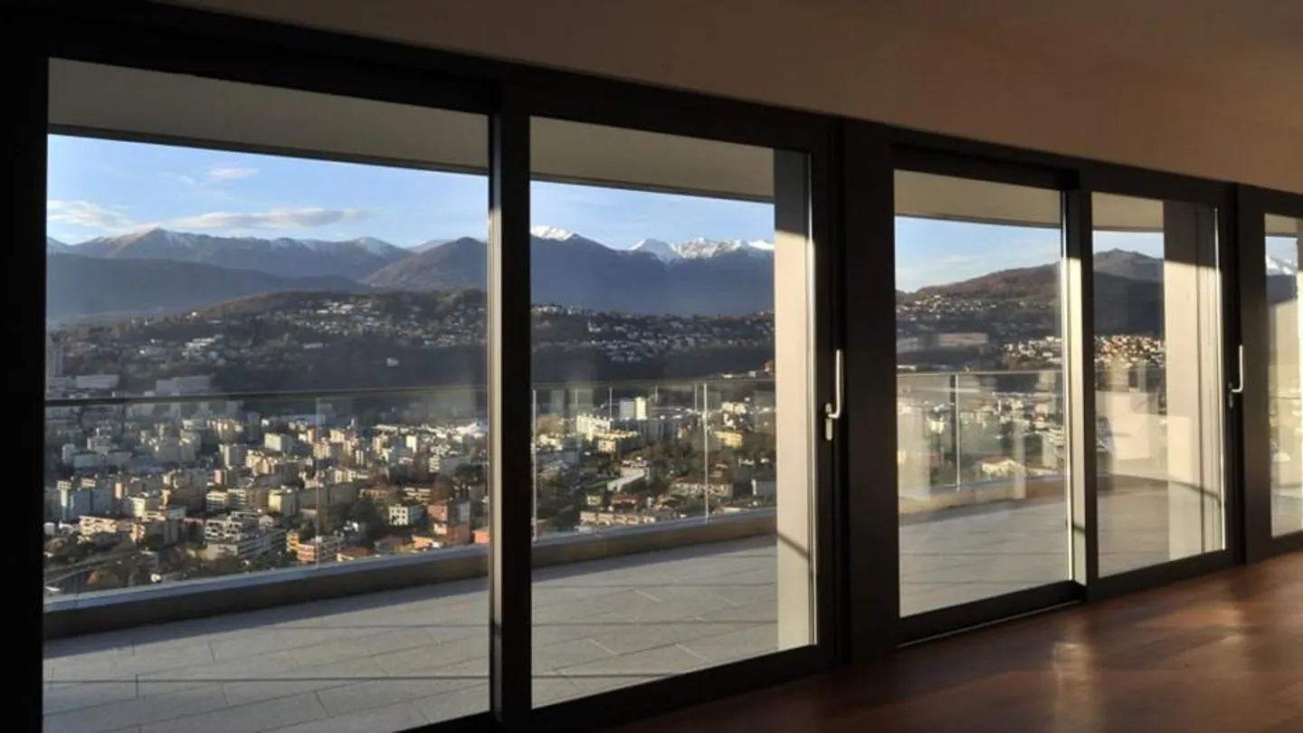 Atemberaubende Penthouse mit Dachterrasse Albonago - Foto 5 von 15