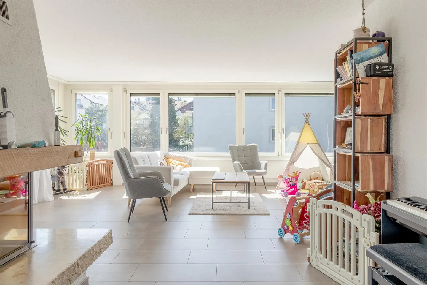 4.5 Zimmer Attikawohnung mit Terrasse zu verkaufen - Foto 3 von 13