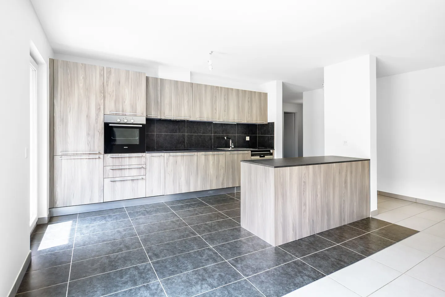 Appartamento moderno a un buon prezzo - Foto 4 di 12