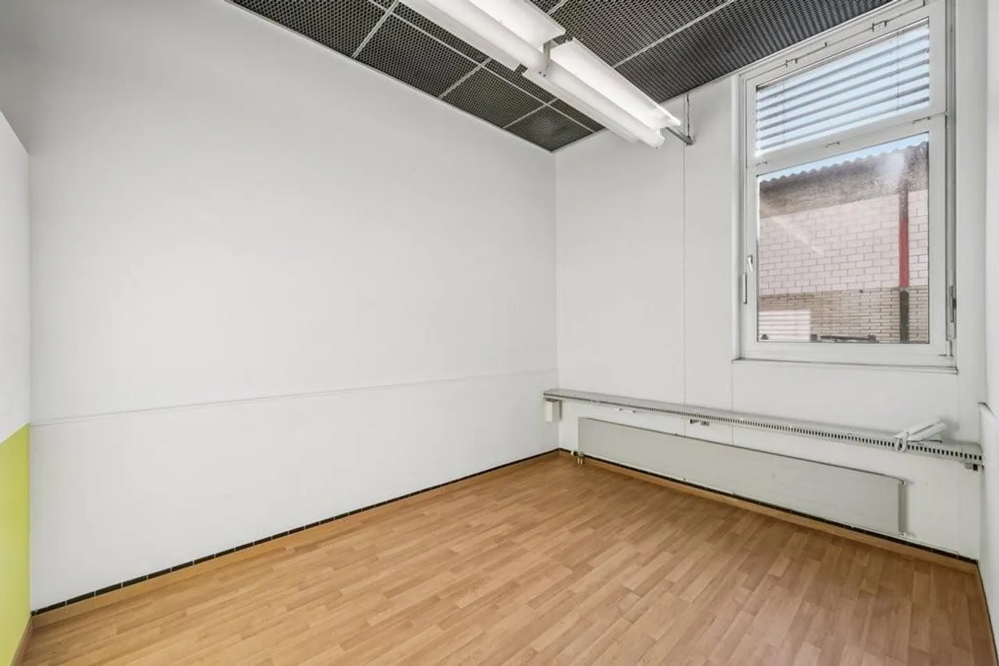 88m2 Office - Photo 4 of 9