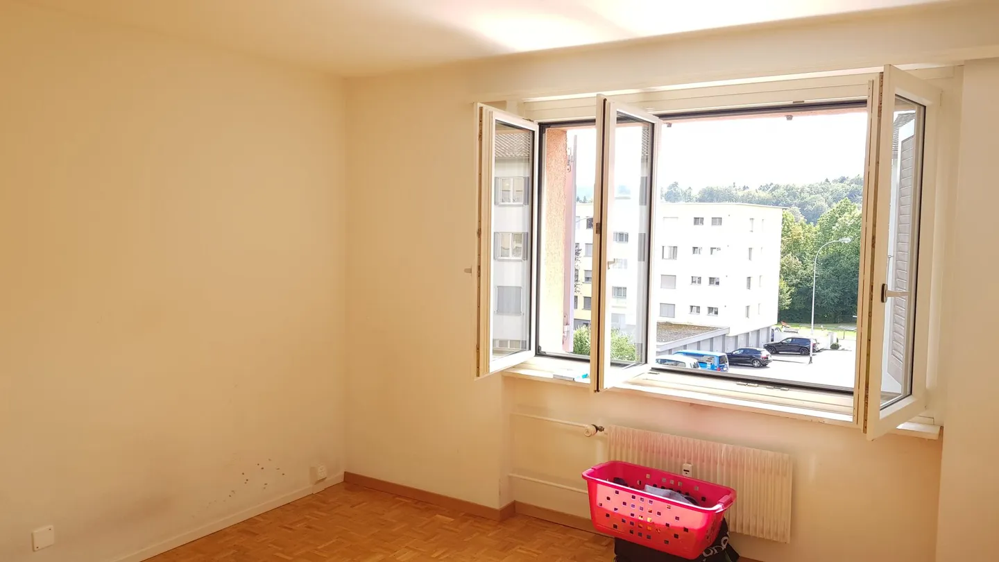 Central Living - Photo 6 of 7