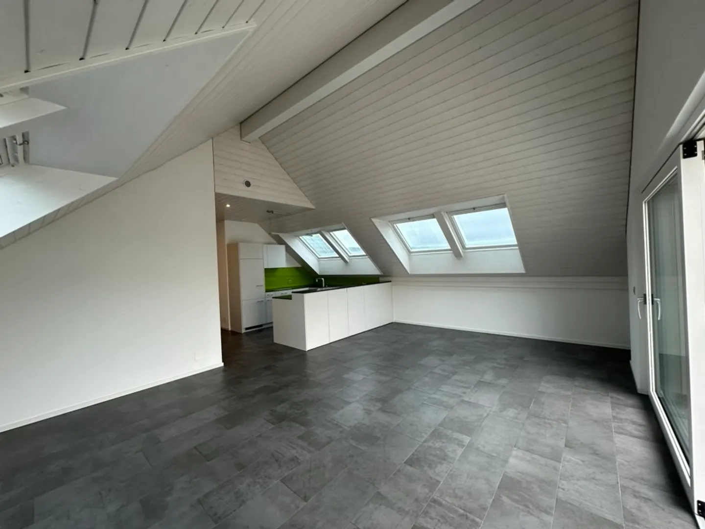 Grosszügige Dachwohnung mit Liftzugang - Foto 5 von 13