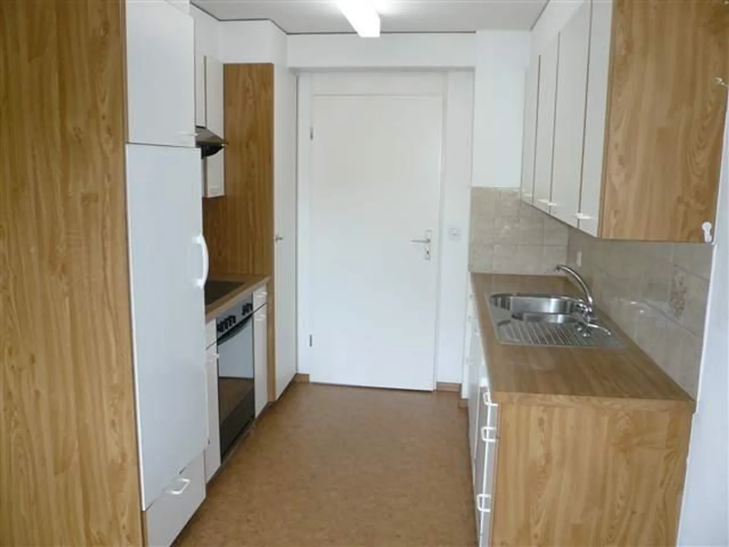 Ampio appartamento di 4,5 stanze all'Ergolz con balcone soleggiato sulla verdeggiante - Foto 3 di 12