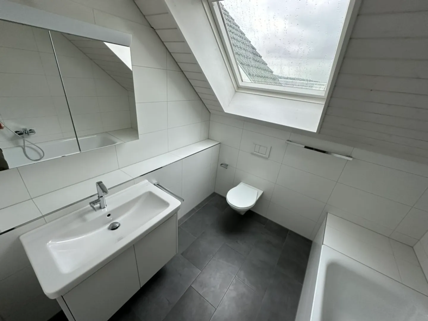 Grosszügige Dachwohnung mit Liftzugang - Foto 8 von 13