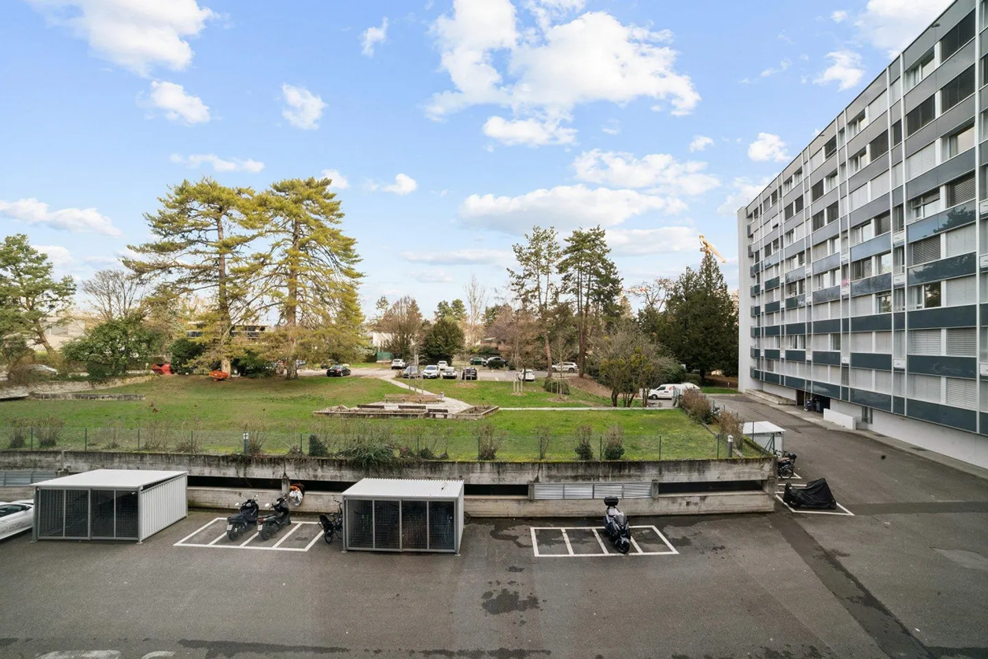 Geräumige 5-Zimmer-Wohnung - 130m2 - Hell und grüne Umgebung - Foto 2 von 10